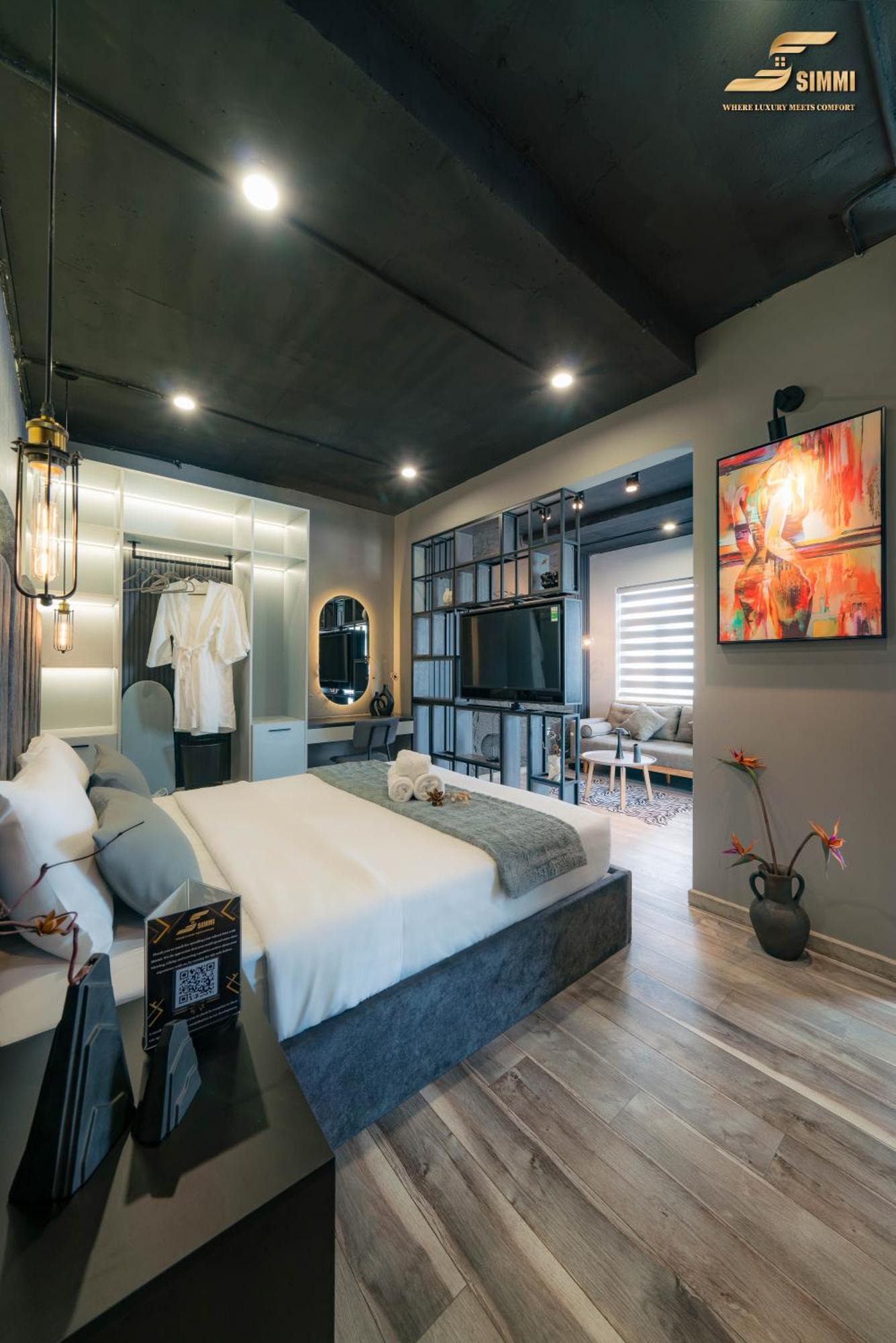 Simmi Signature & Hotel