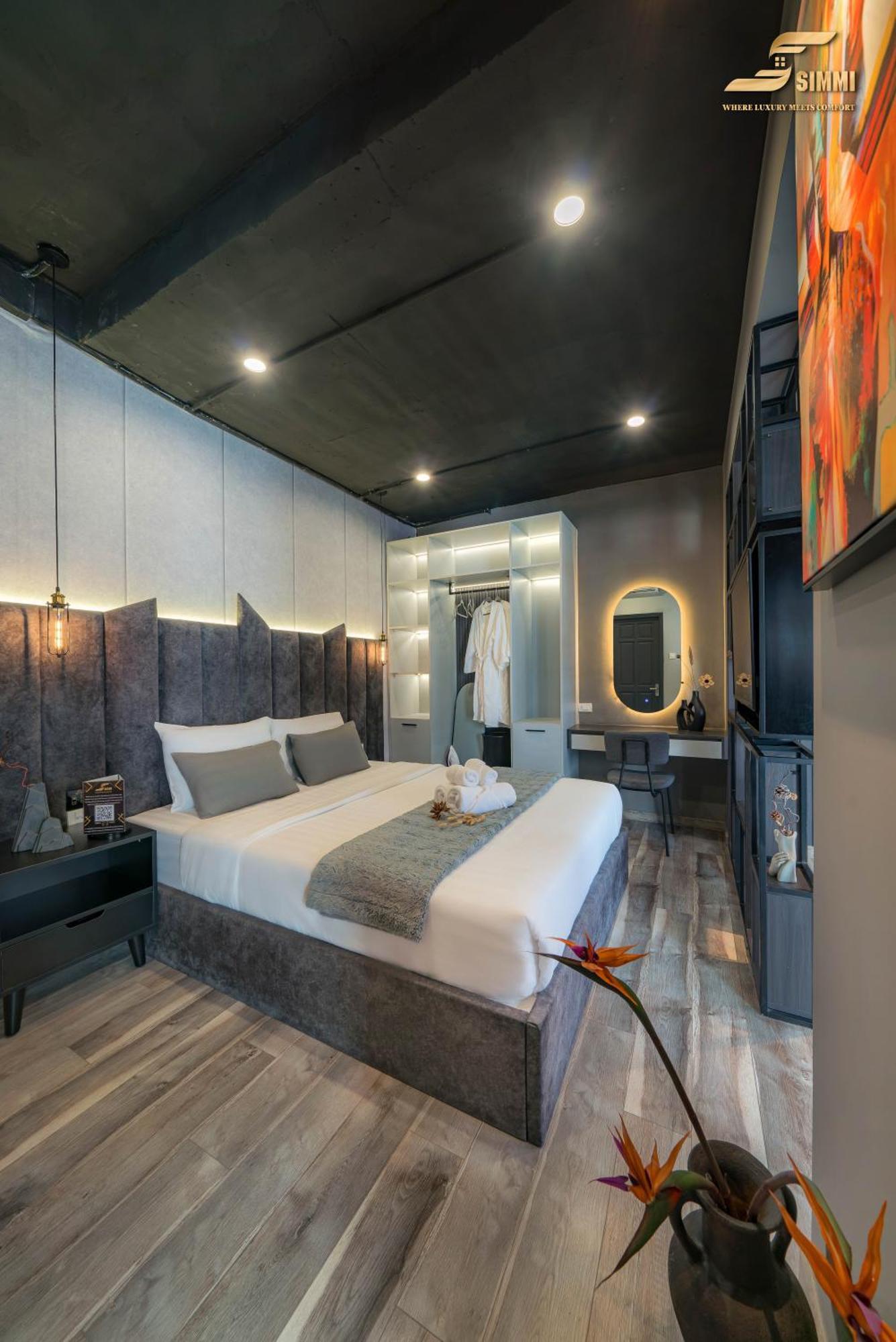 Hotel Simmi Signature & Ho Chi Minh City