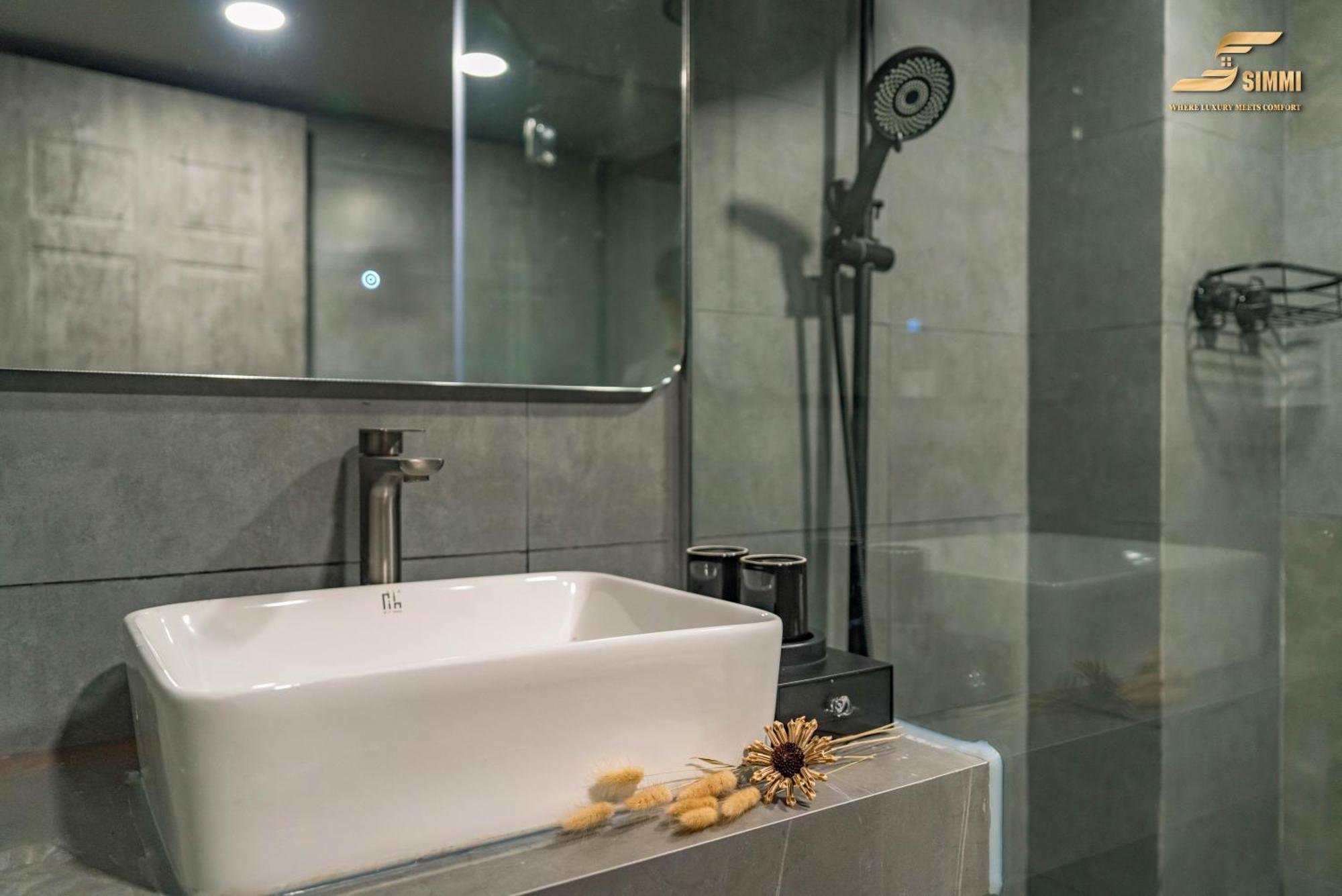 Hotel Simmi Signature & Ho Chi Minh City