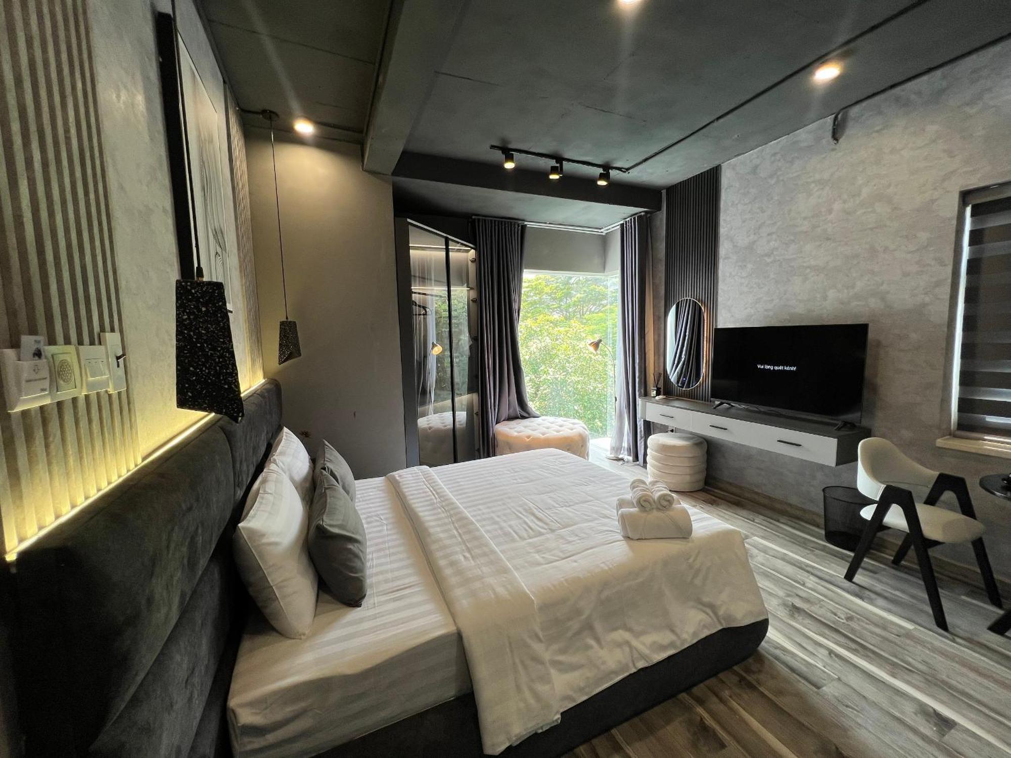 Simmi Signature & Hotel