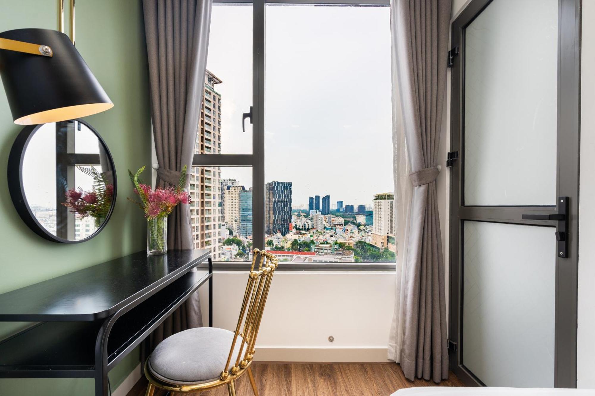 Saigon Authentic Apartments: Infinity Pool & Daily Perks * Ho Chi Minh City