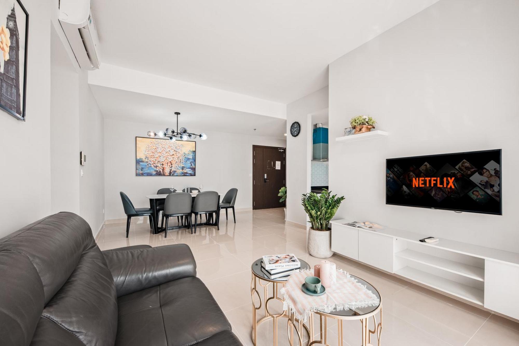 Saigon Authentic Apartments: Infinity Pool & Daily Perks Apartment Ho Chi Minh City