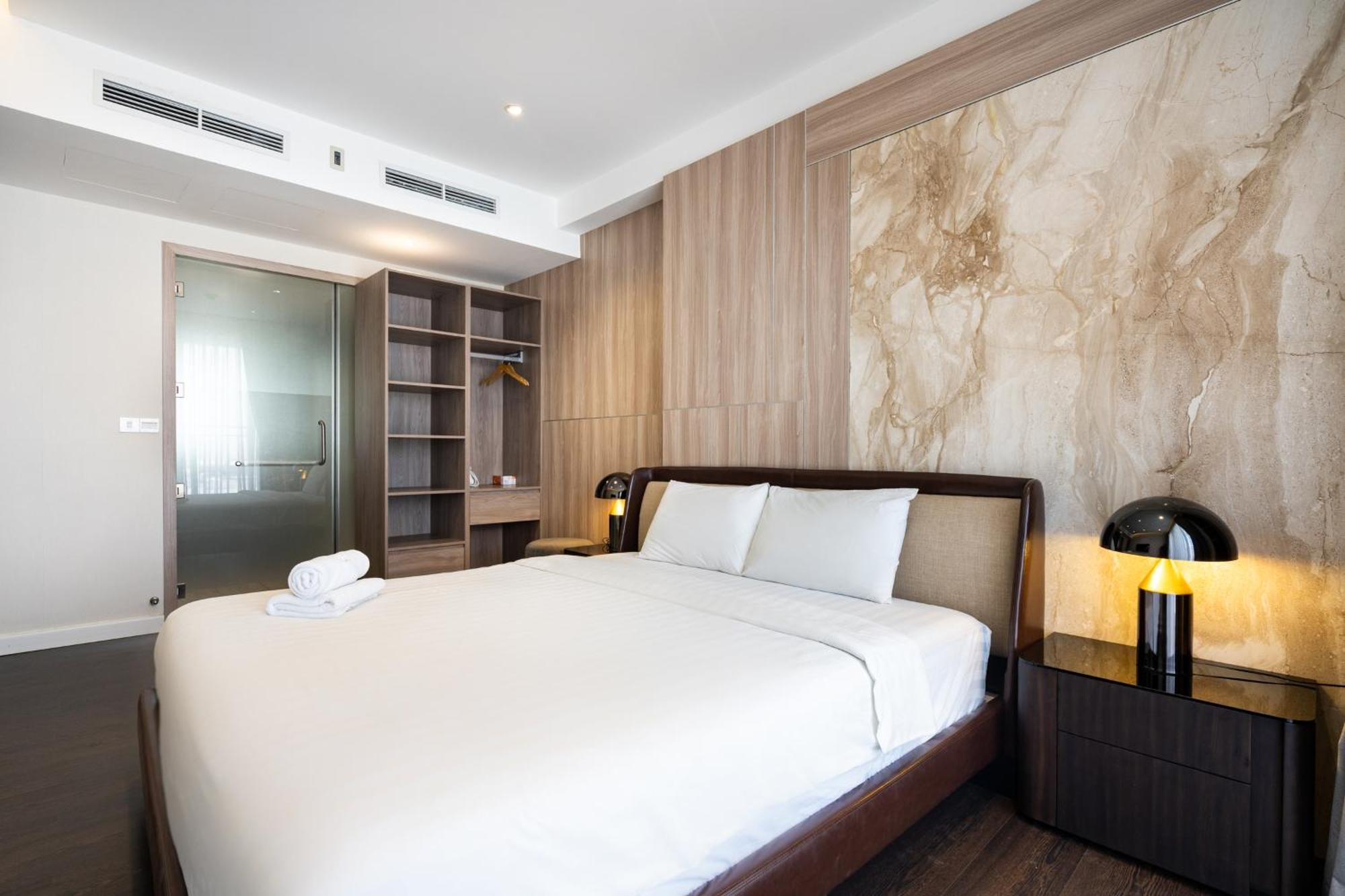 Saigon Authentic Apartments: Infinity Pool & Daily Perks *
