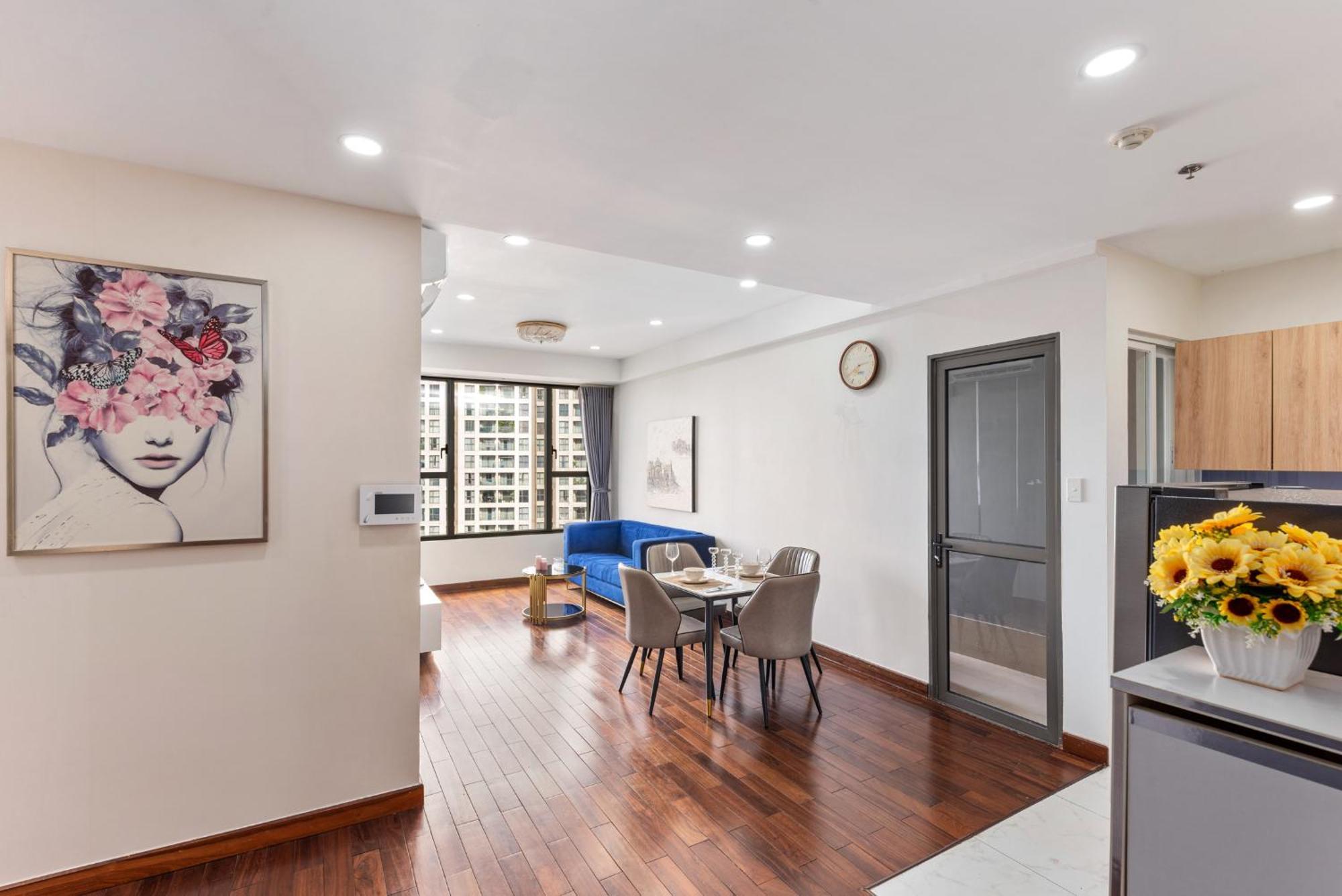 Saigon Authentic Apartments: Infinity Pool & Daily Perks Apartment