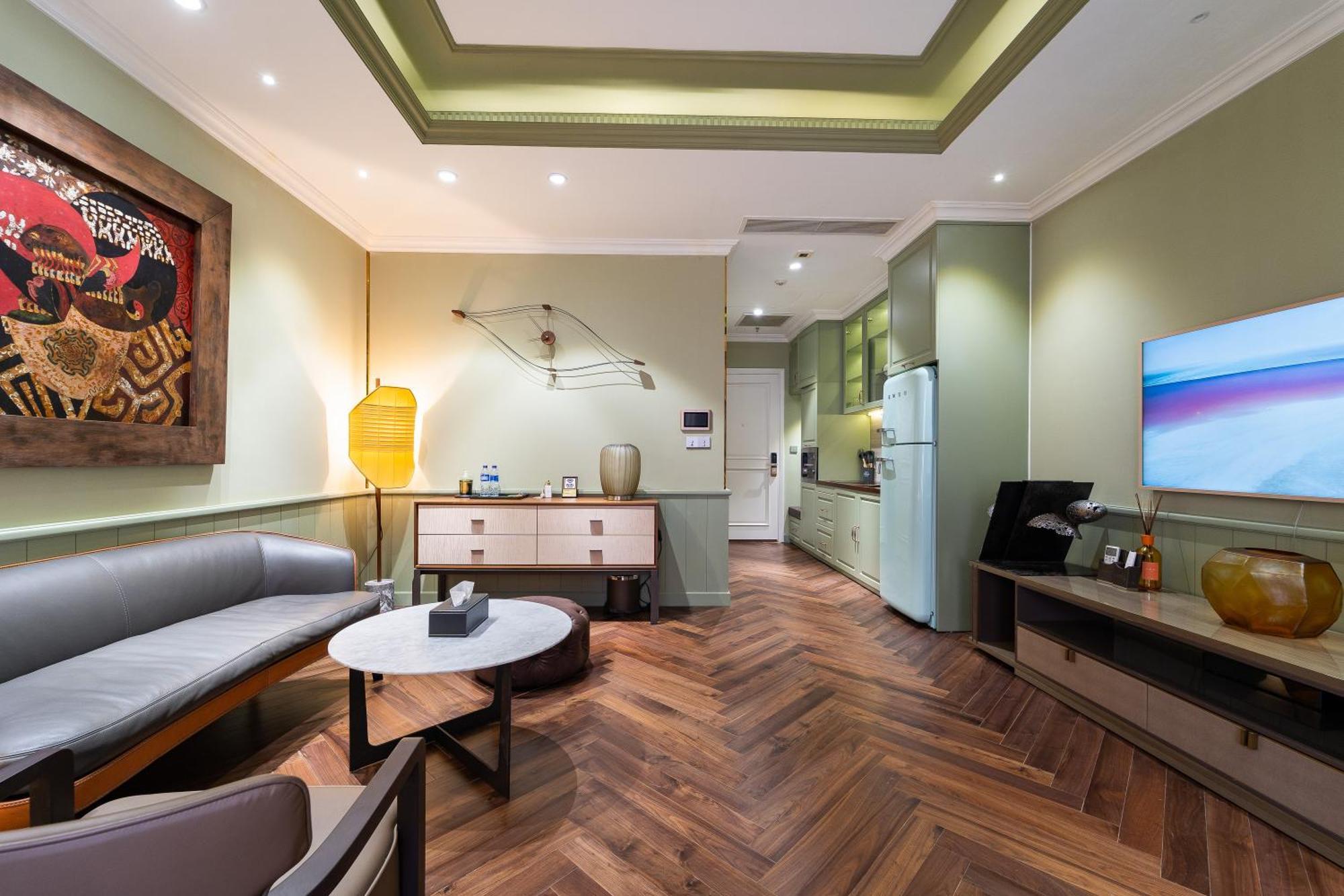 Stylish Boutique In The Heart Of D1/pool/netflix Apartment *