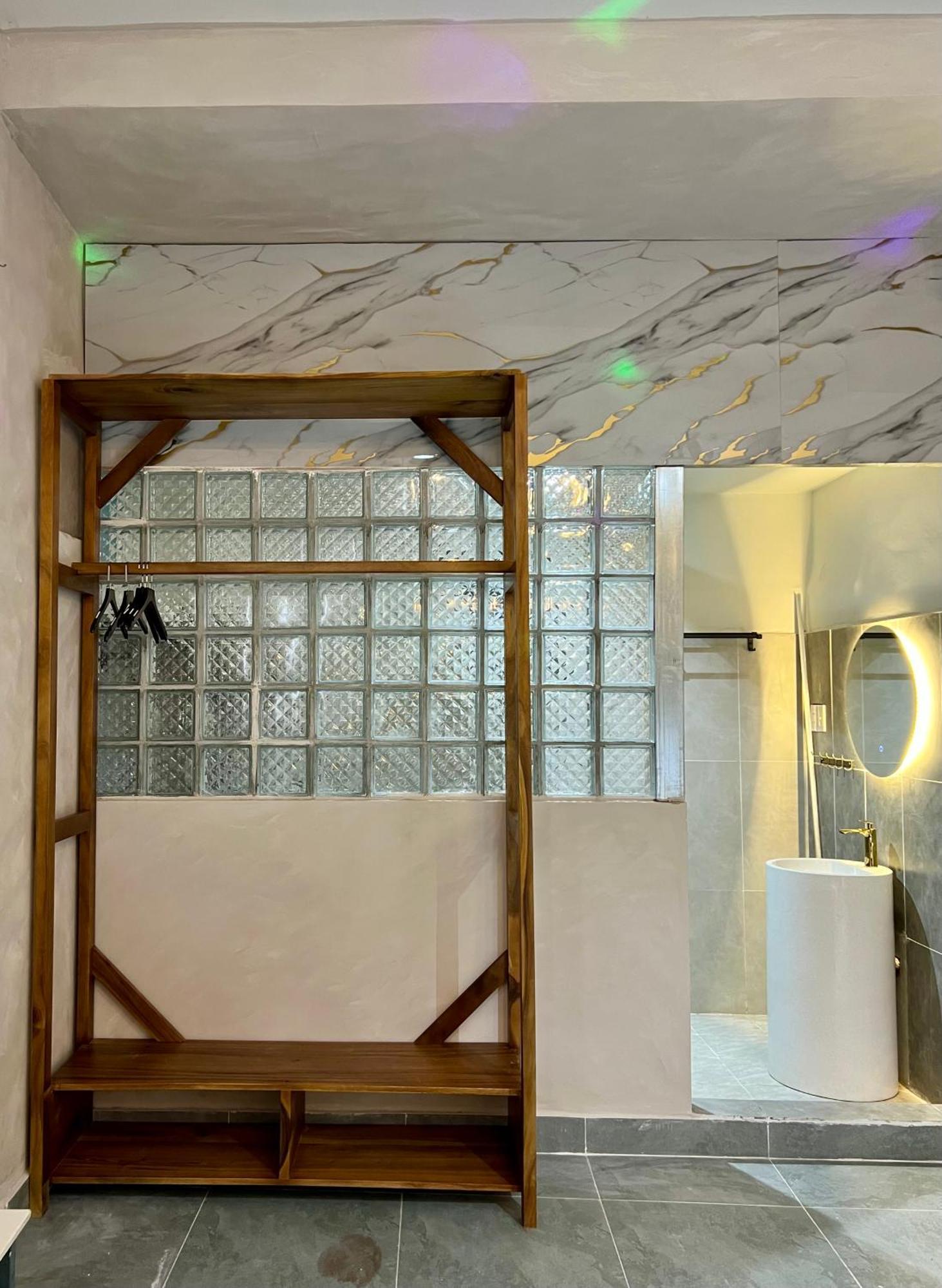 Vintage In Heart D1 With Large Balcony - View, Near Buivien Street Homestay *