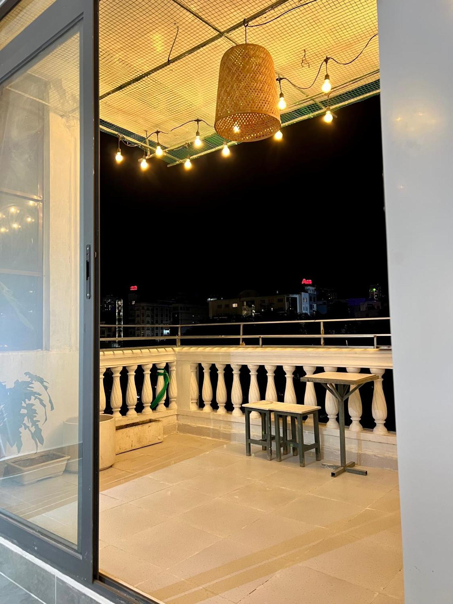 Vintage In Heart D1 With Large Balcony - View, Near Buivien Street * Ho Chi Minh City