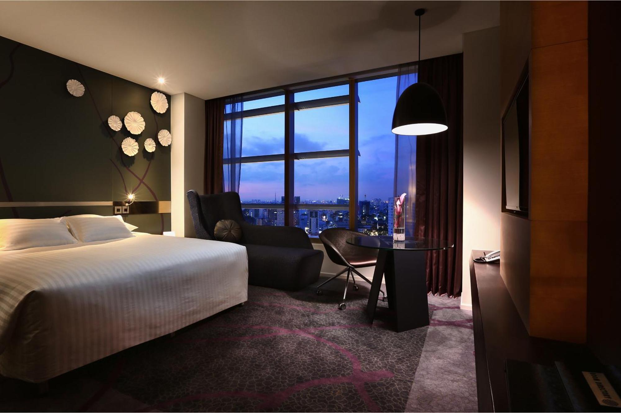 Pullman Saigon Centre Hotel 5*