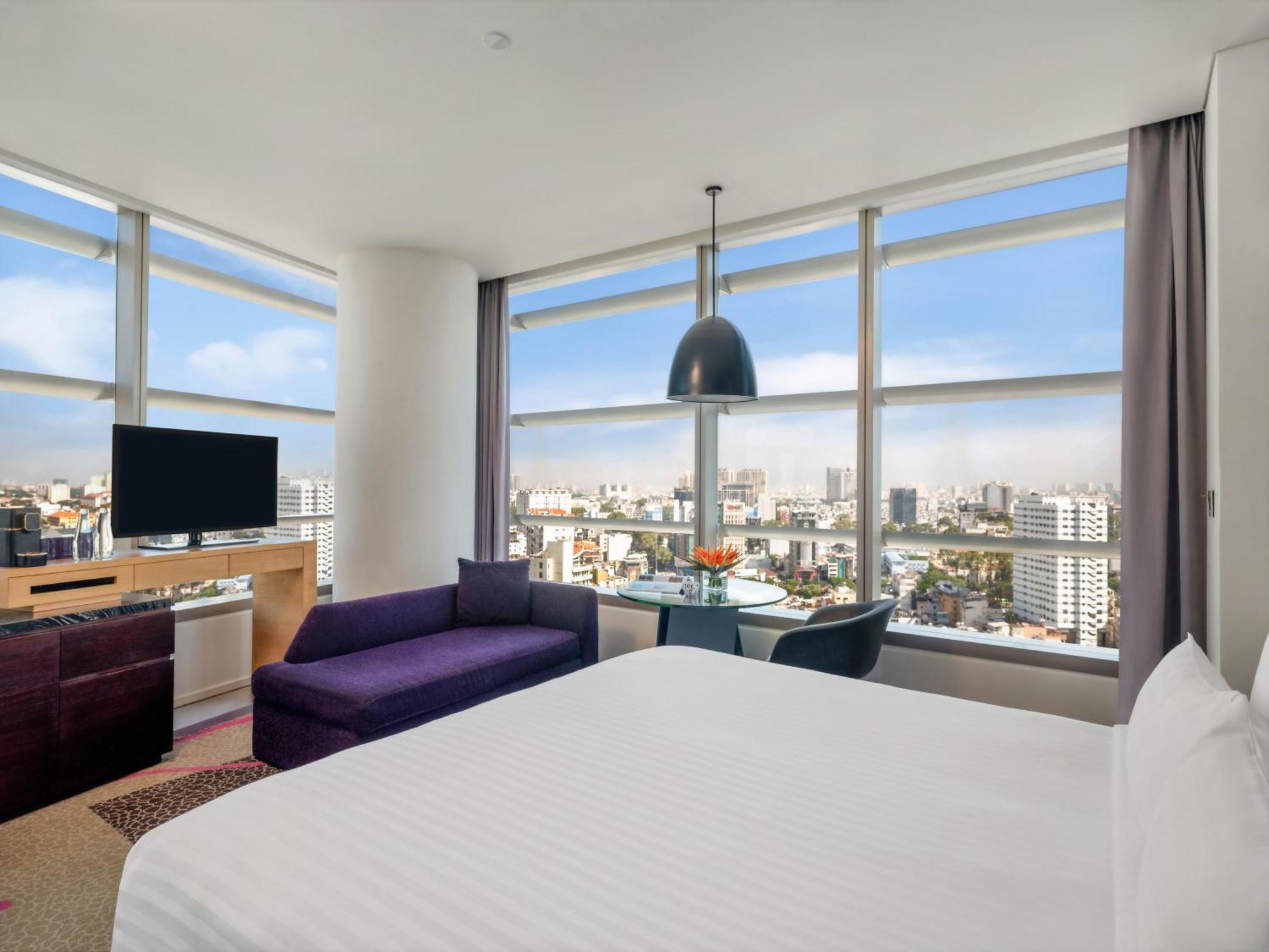 Pullman Saigon Centre Hotel 5*