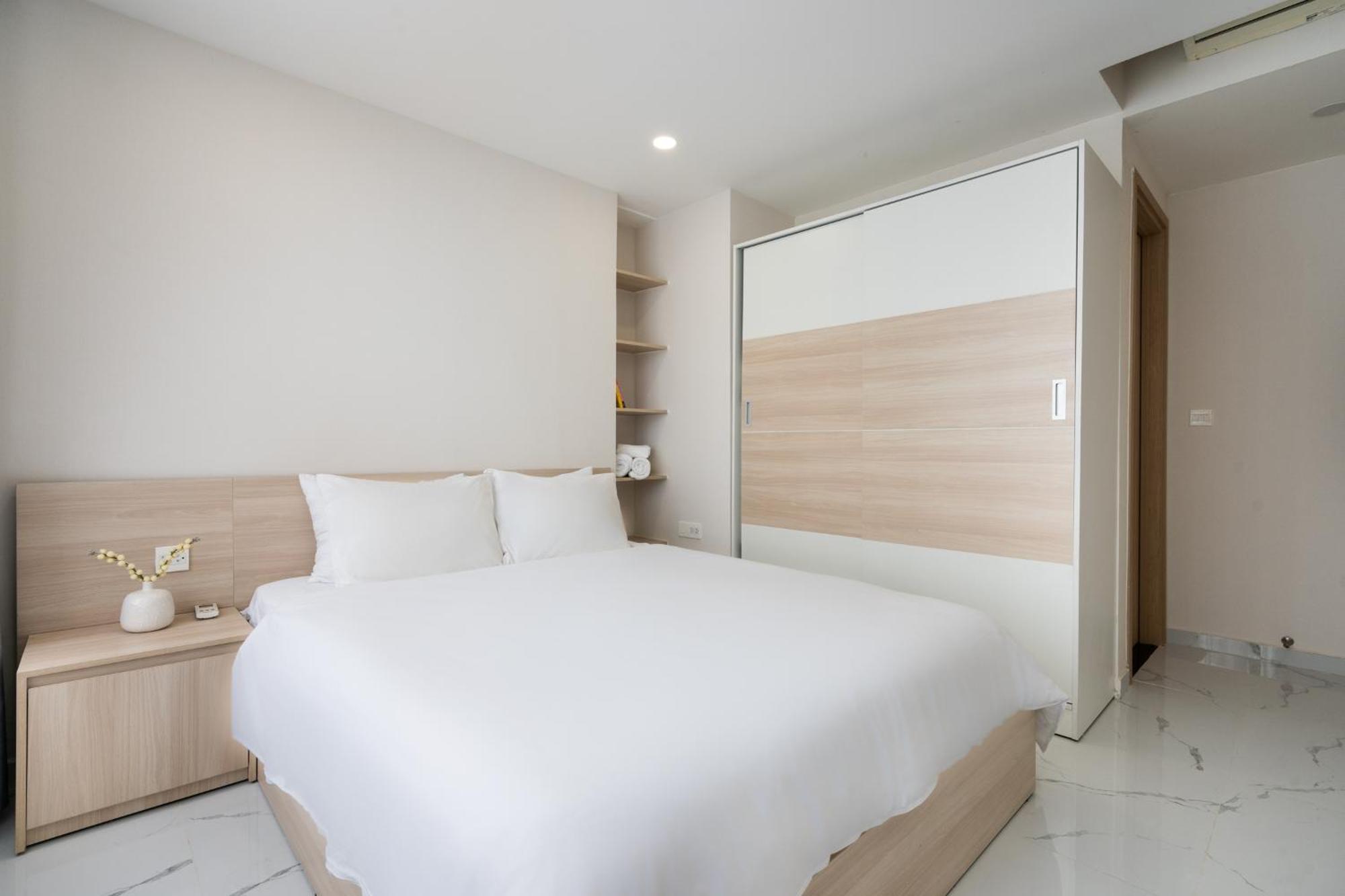Saigon Authentic Apartments: Infinity Pool & Daily Perks Apartment *