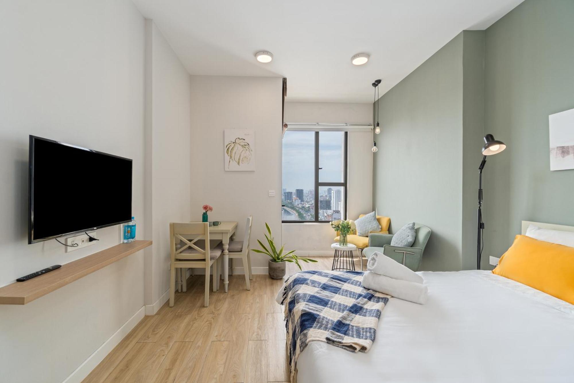 Saigon Authentic Apartments: Infinity Pool & Daily Perks Ho Chi Minh City