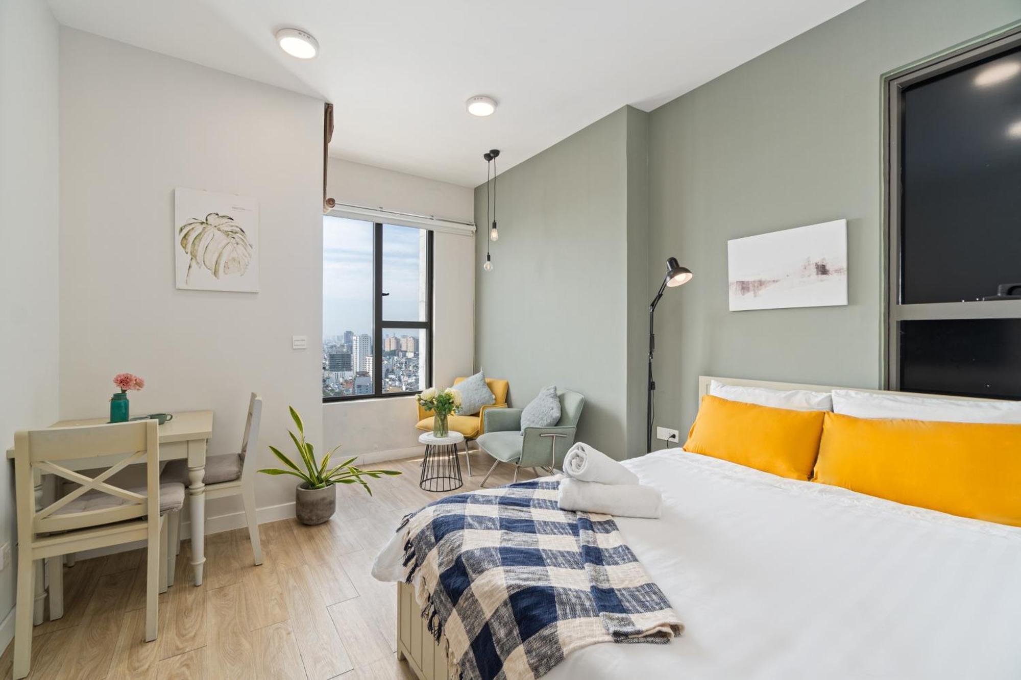 Saigon Authentic Apartments: Infinity Pool & Daily Perks * Ho Chi Minh City