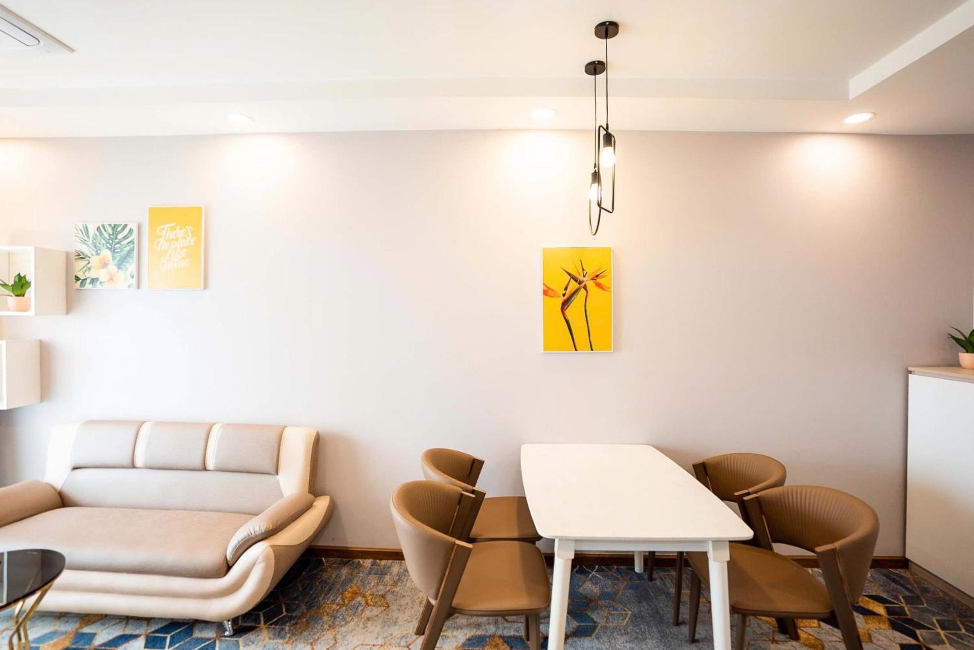 Hotel La Vela Saigon