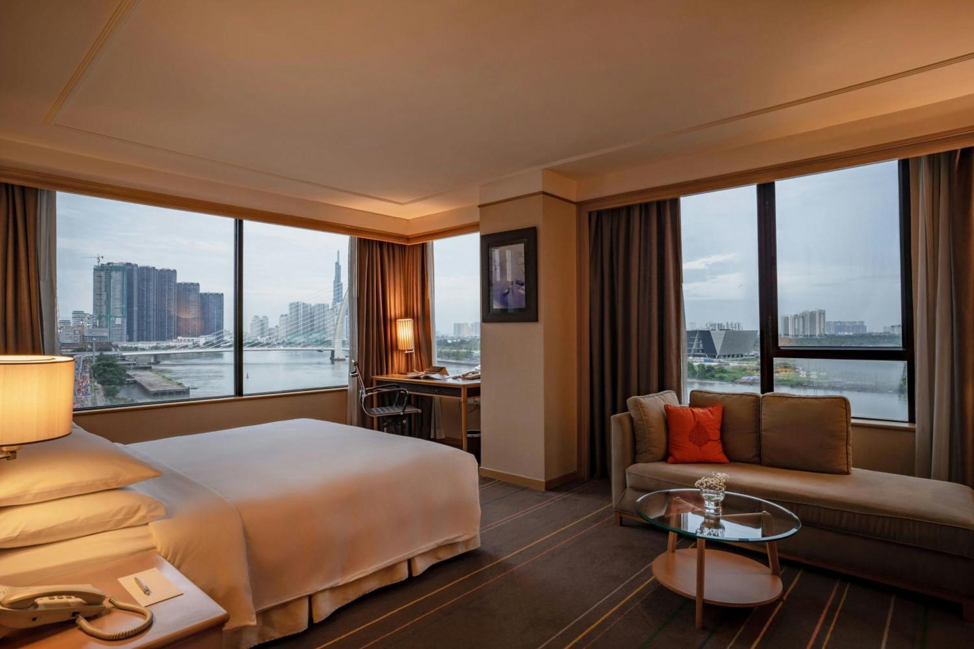 Khách sạn Renaissance Riverside Sài Gòn TP. Hồ Chí Minh