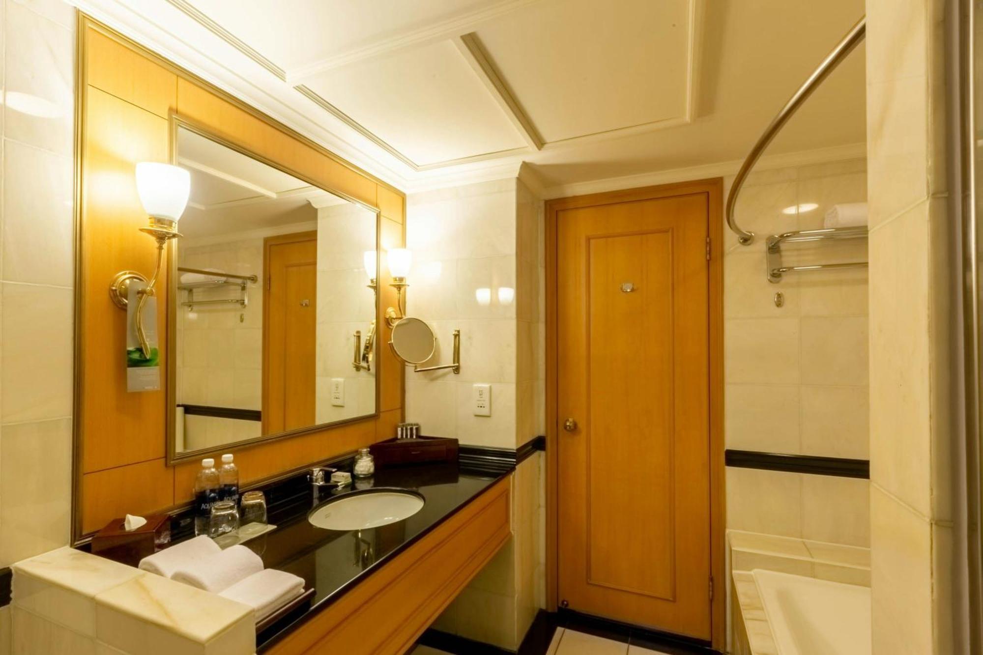 Renaissance Riverside Sài Gòn TP. Hồ Chí Minh