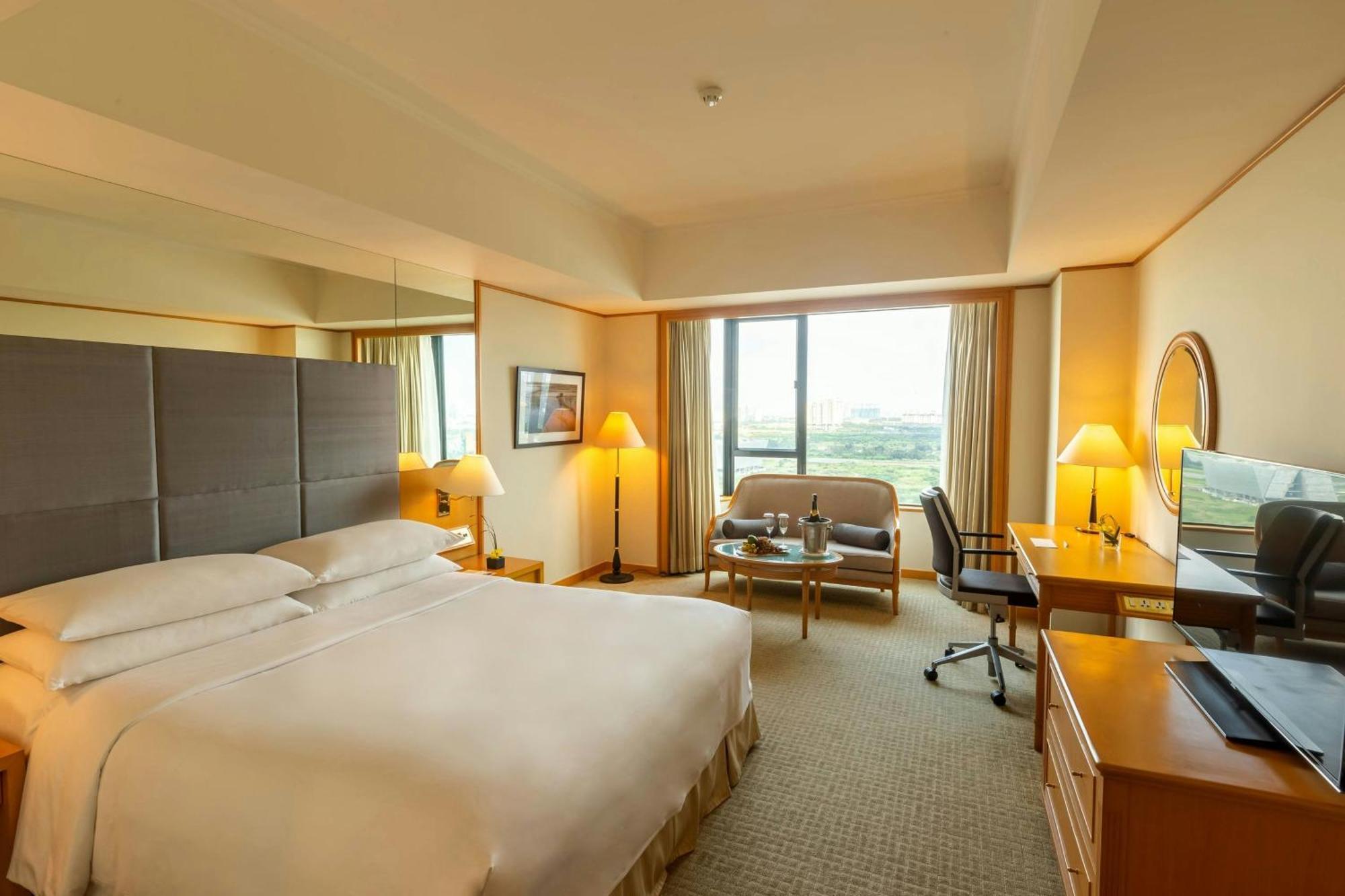 Renaissance Riverside Sài Gòn Khách sạn TP. Hồ Chí Minh