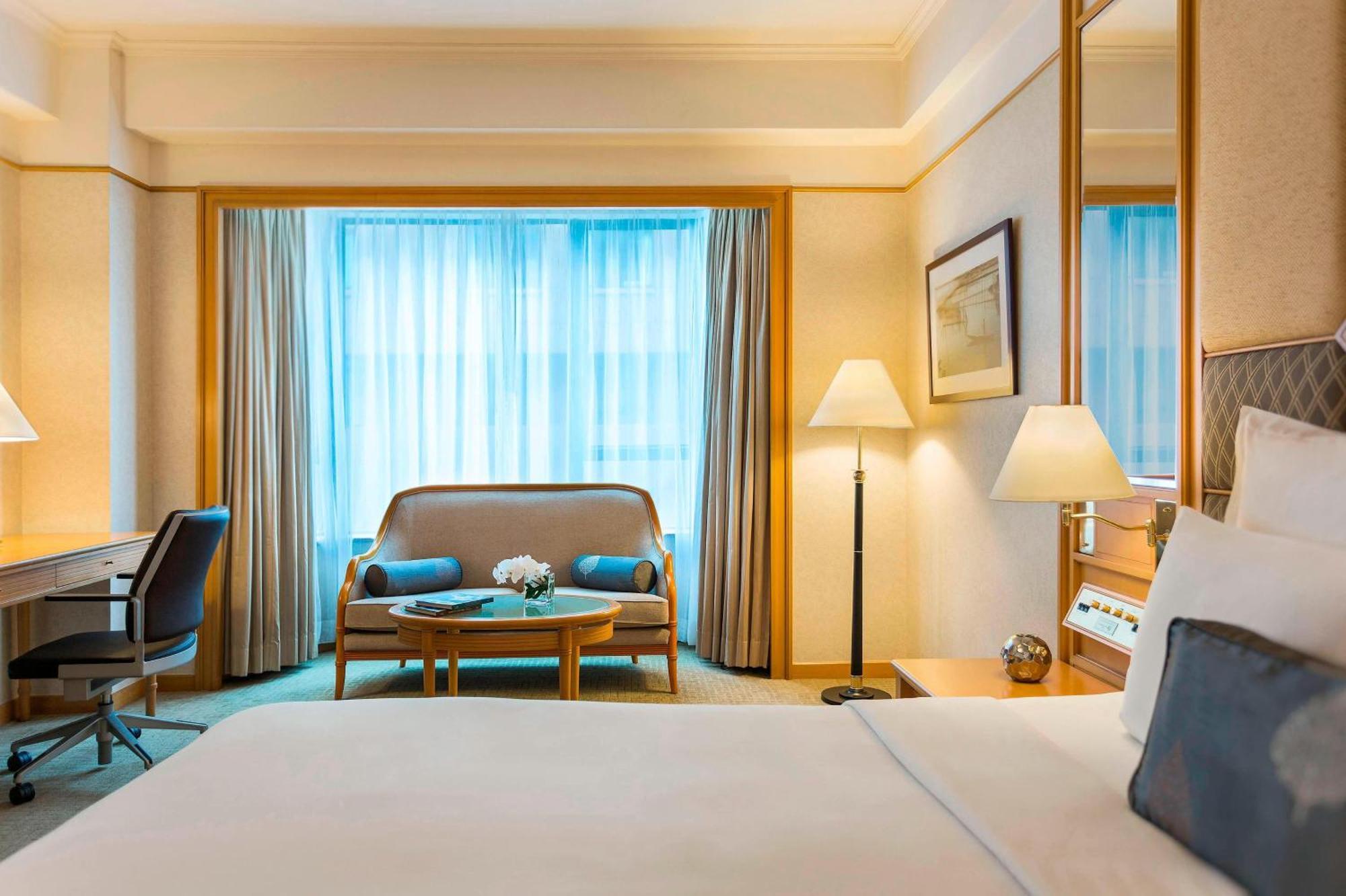 Renaissance Riverside Sài Gòn Khách sạn 5*