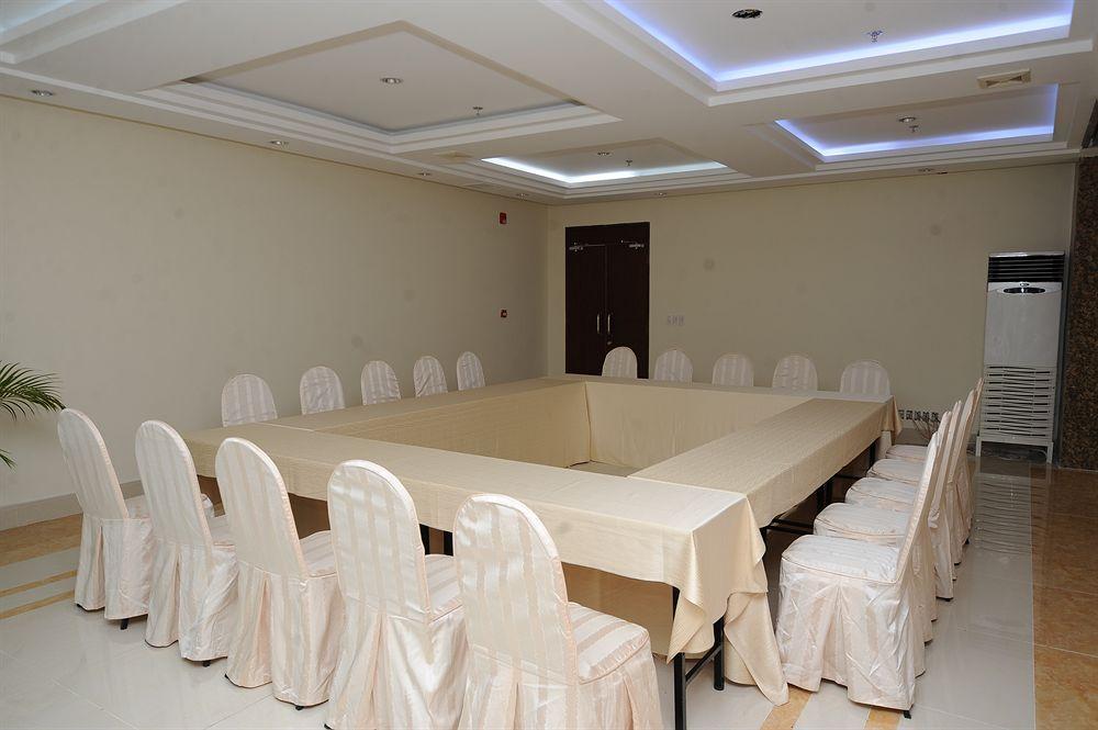 Happy Life District 7 Gan Secc Hotel