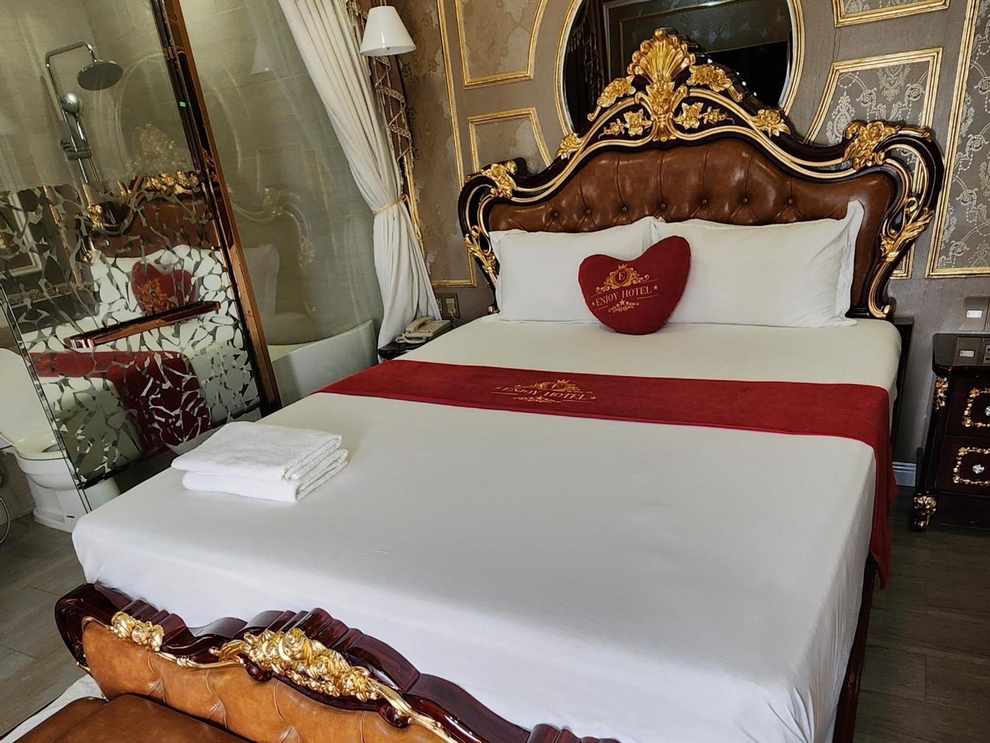 Love hotel Rosa *