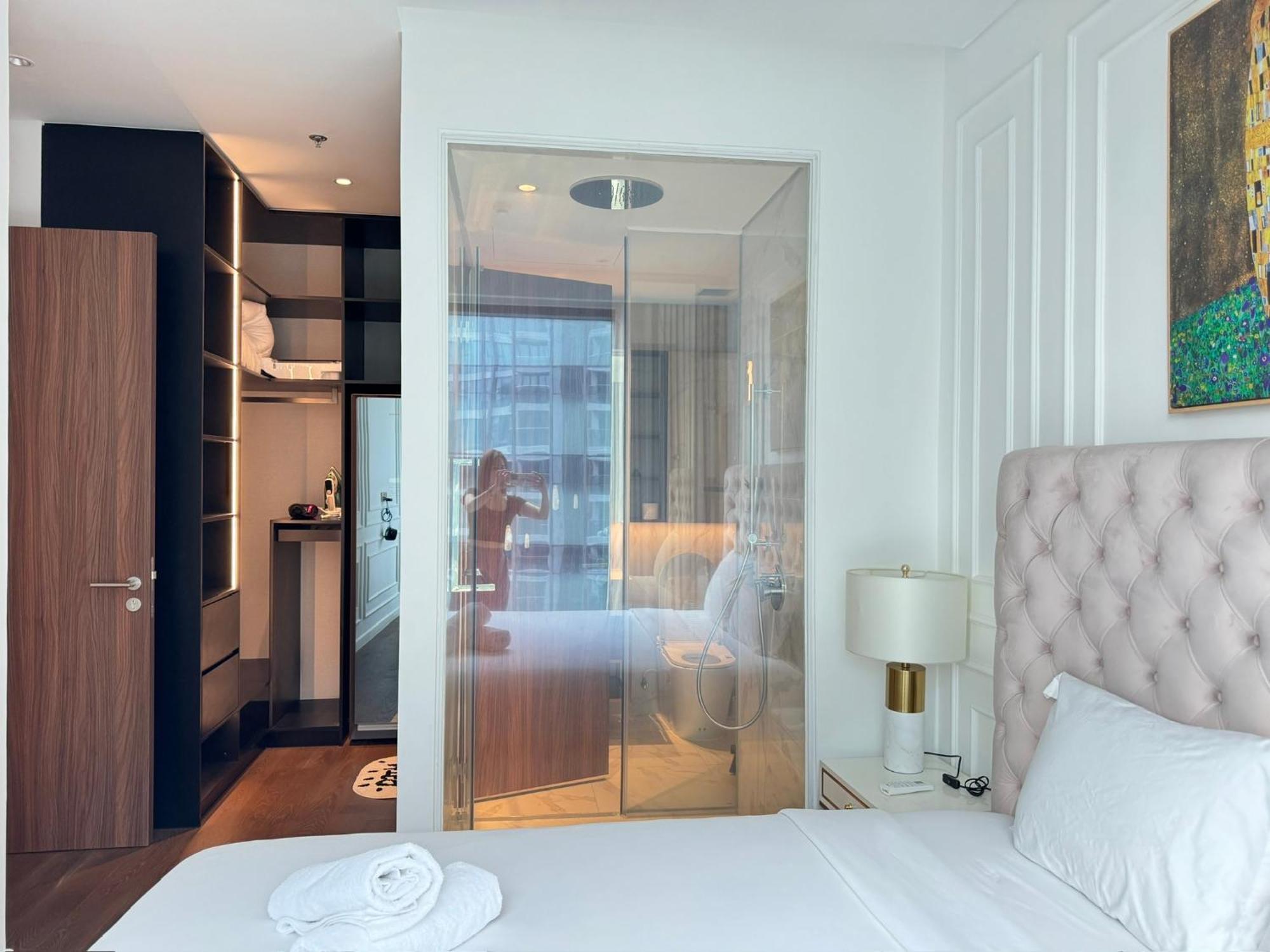 Metropole Thu Thiem - Luna - Chic, Unbeatable Location, Great Value!!! Ho Chi Minh City