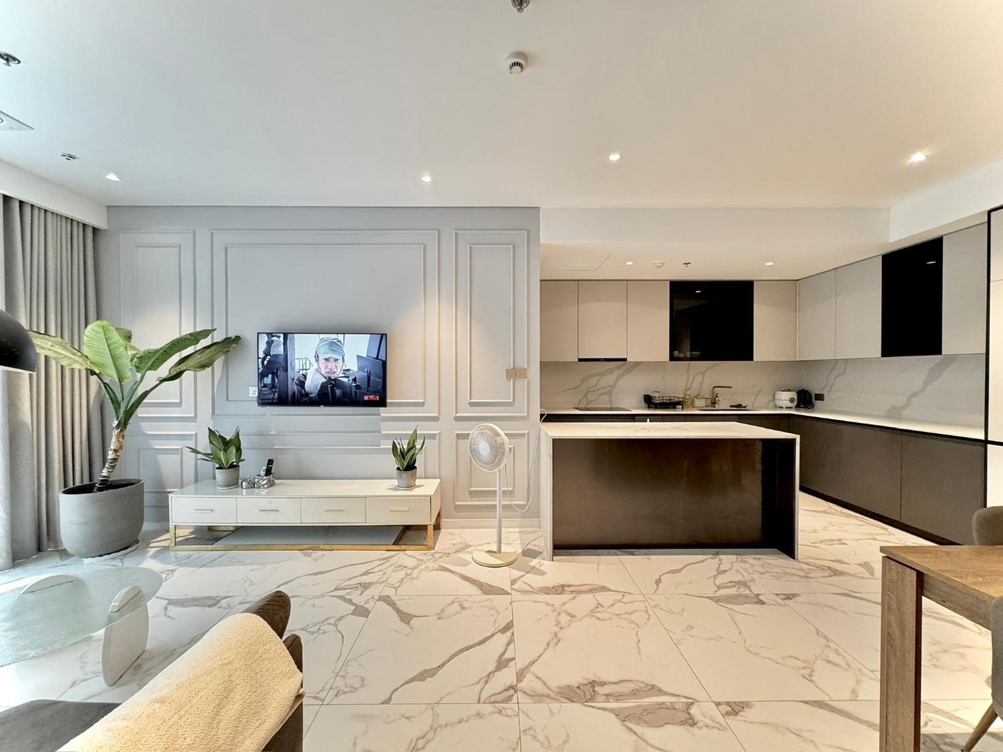 Metropole Thu Thiem - Luna - Chic, Unbeatable Location, Great Value!!! Apartment