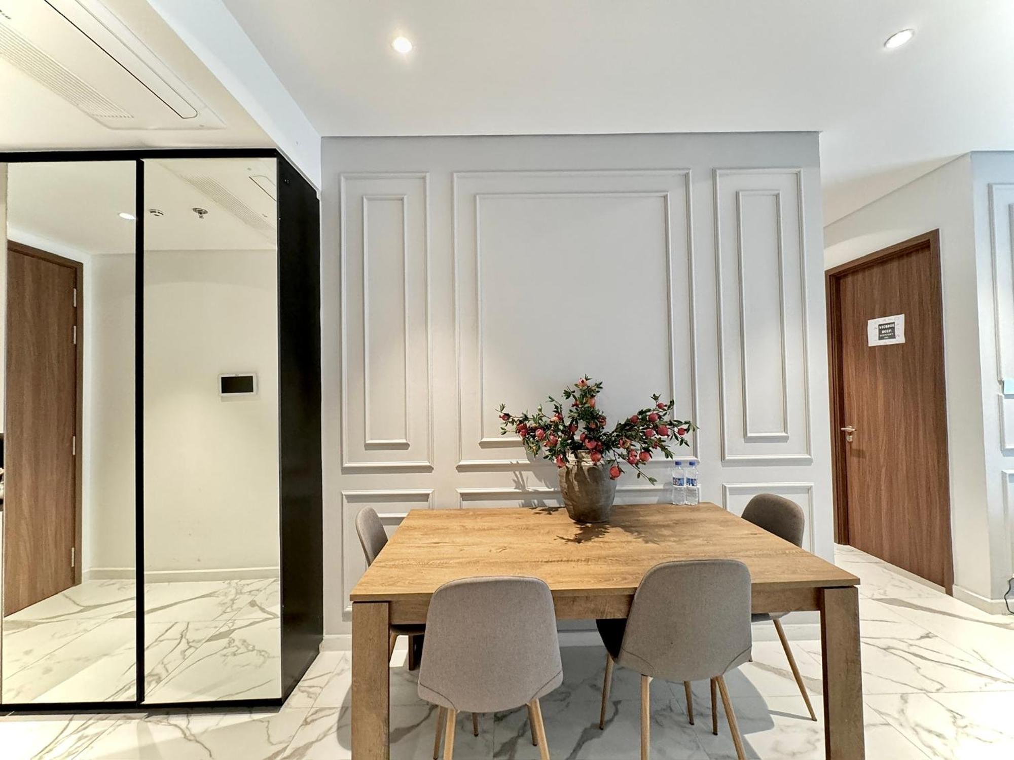 Apartment Metropole Thu Thiem - Luna - Chic, Unbeatable Location, Great Value!!!