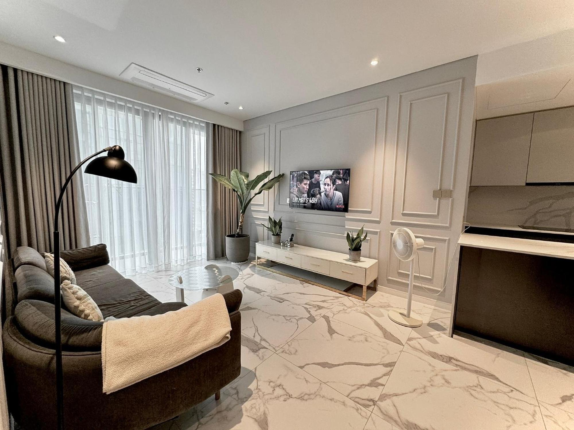 Metropole Thu Thiem - Luna - Chic, Unbeatable Location, Great Value!!! * Ho Chi Minh City