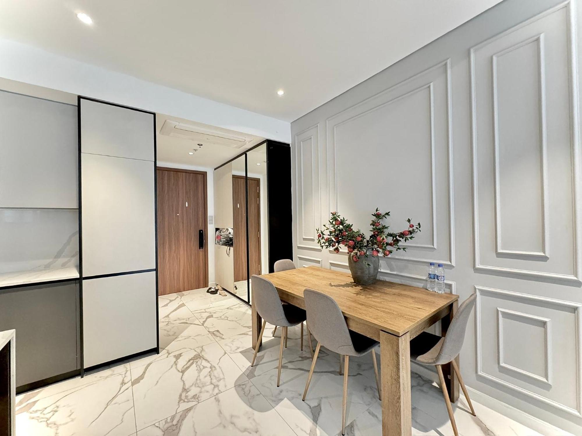 Metropole Thu Thiem - Luna - Chic, Unbeatable Location, Great Value!!!
