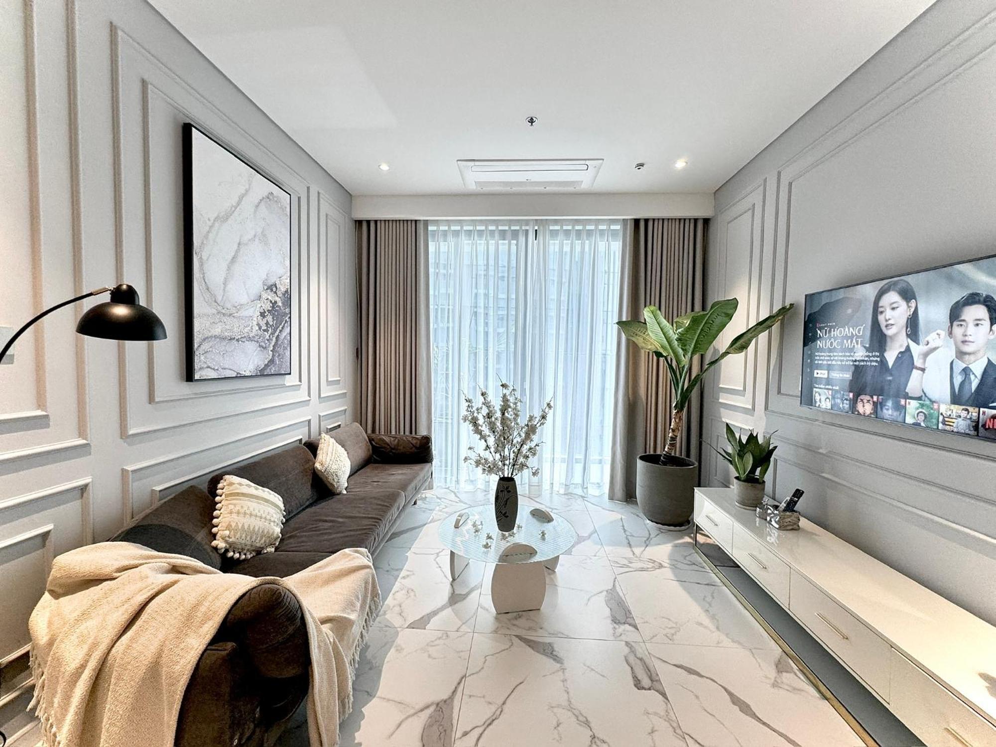 Apartment Metropole Thu Thiem - Luna - Chic, Unbeatable Location, Great Value!!! *