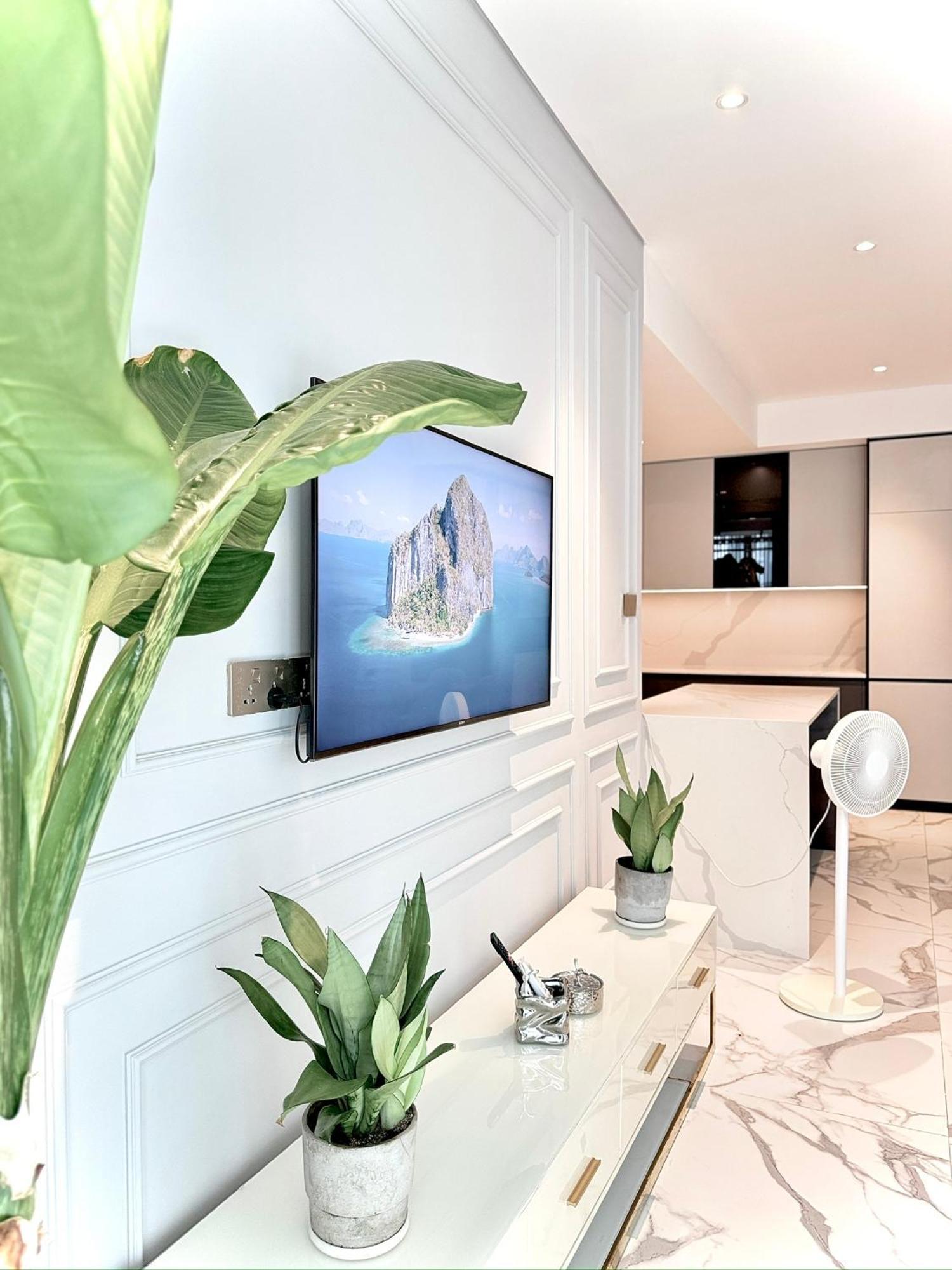 Metropole Thu Thiem - Luna - Chic, Unbeatable Location, Great Value!!! Apartment Ho Chi Minh City