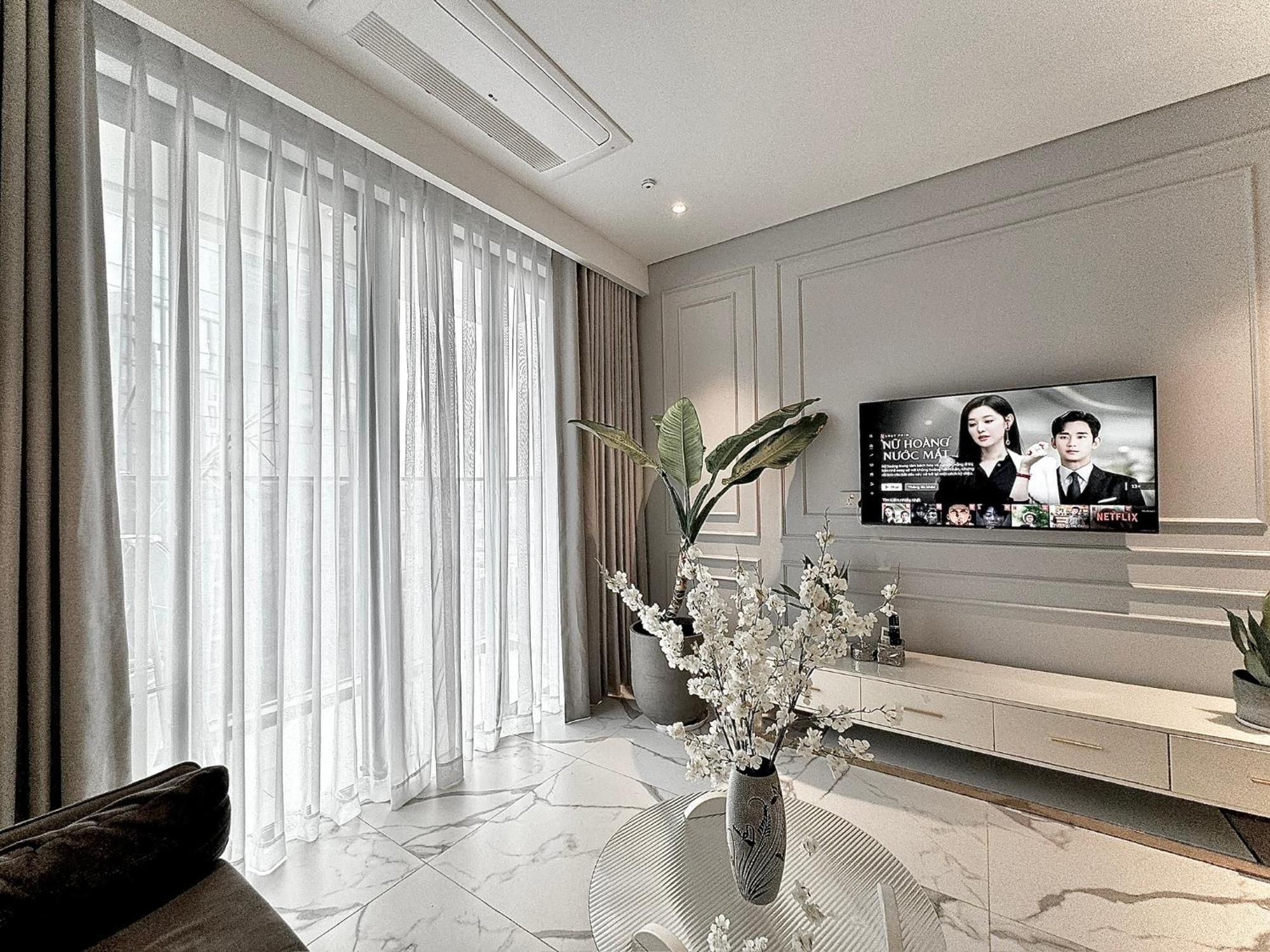 Apartment Metropole Thu Thiem - Luna - Chic, Unbeatable Location, Great Value!!! *