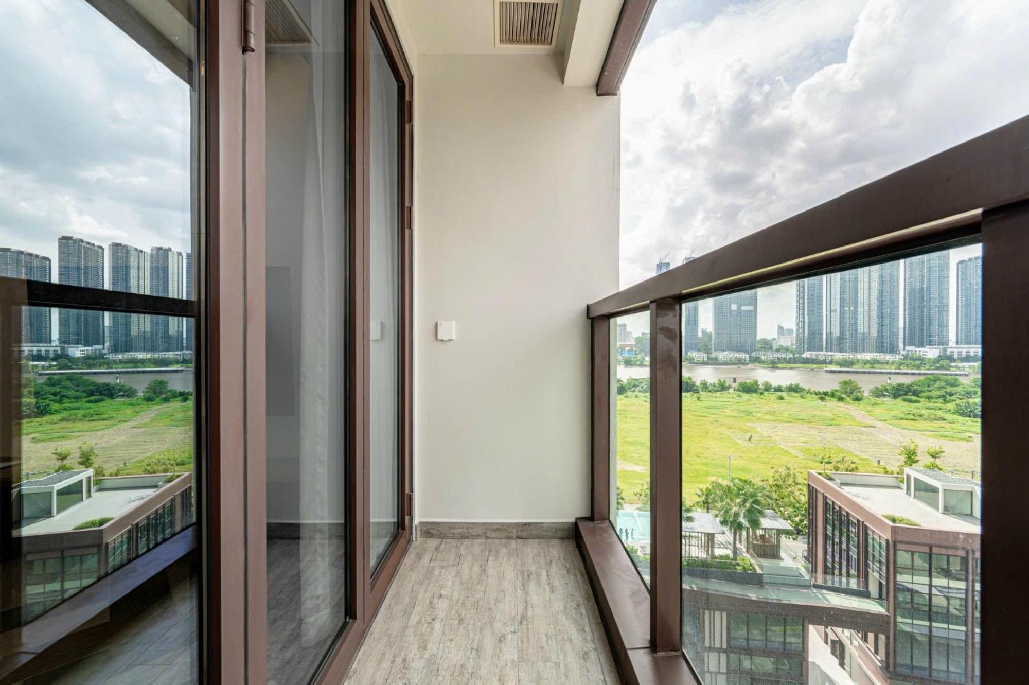 Apartment Metropole Thu Thiem - Luna - Chic, Unbeatable Location, Great Value!!! *