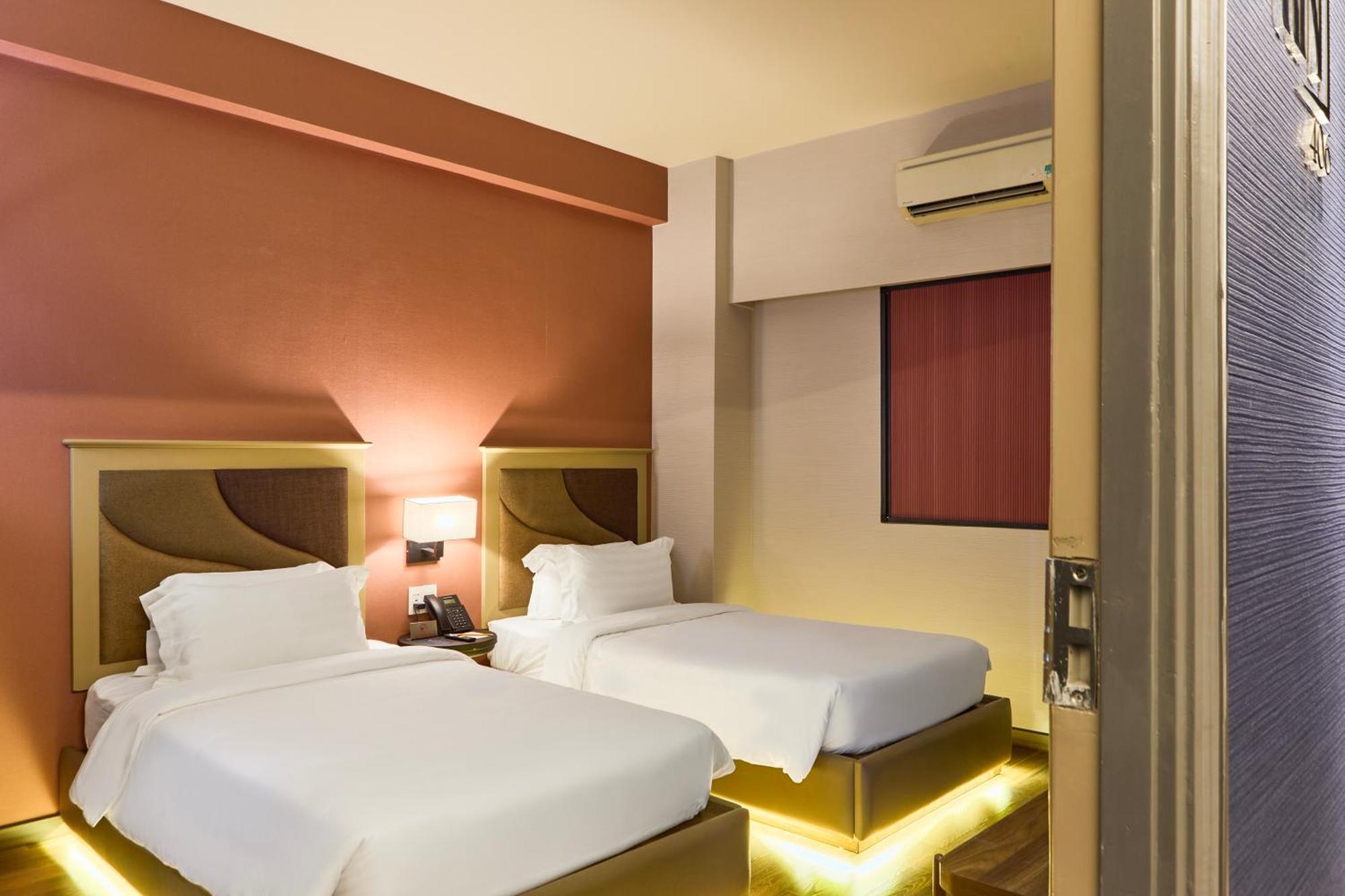 Cozy Midnight 4*