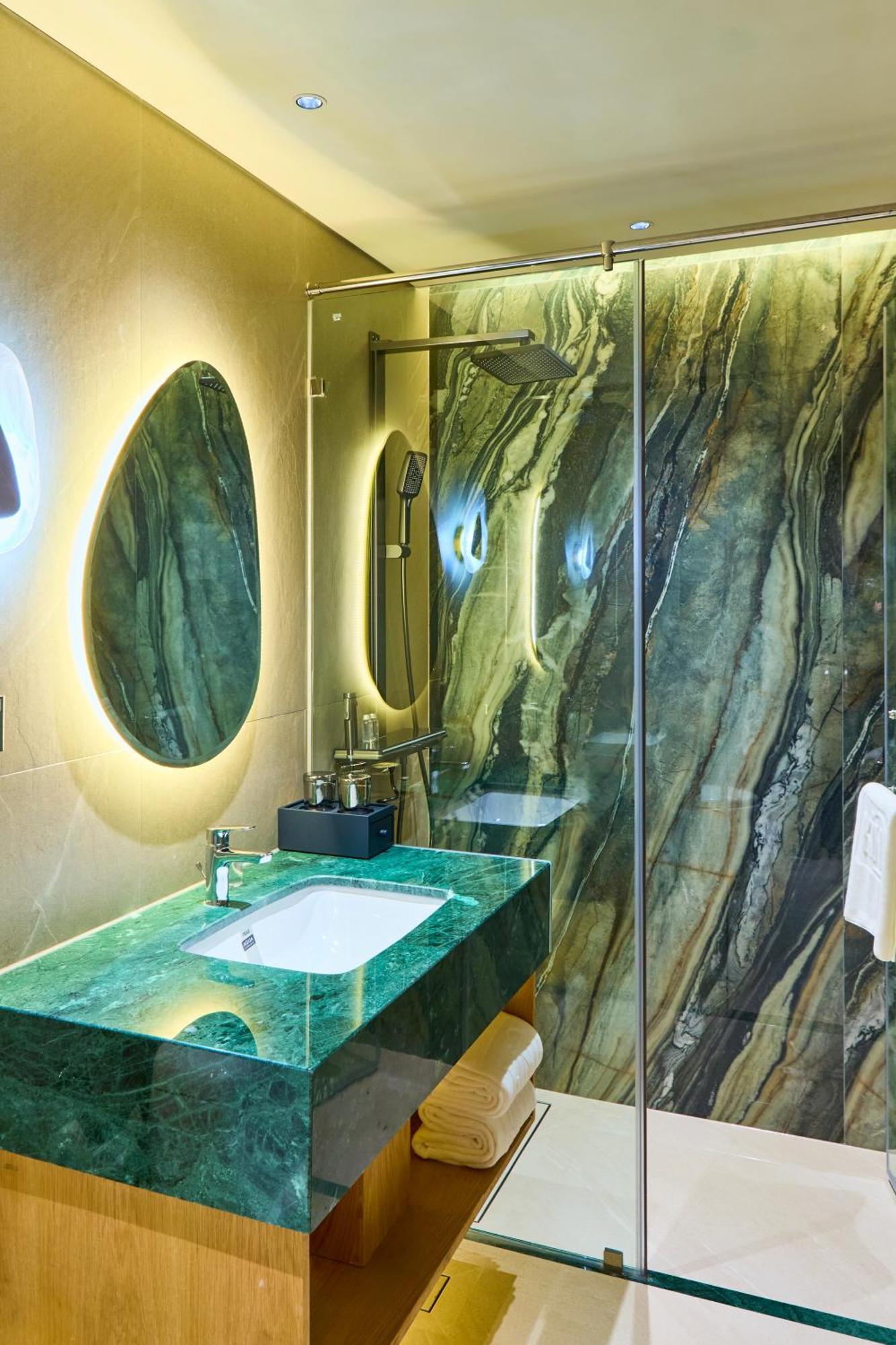 Cozy Midnight 4* TP. Hồ Chí Minh