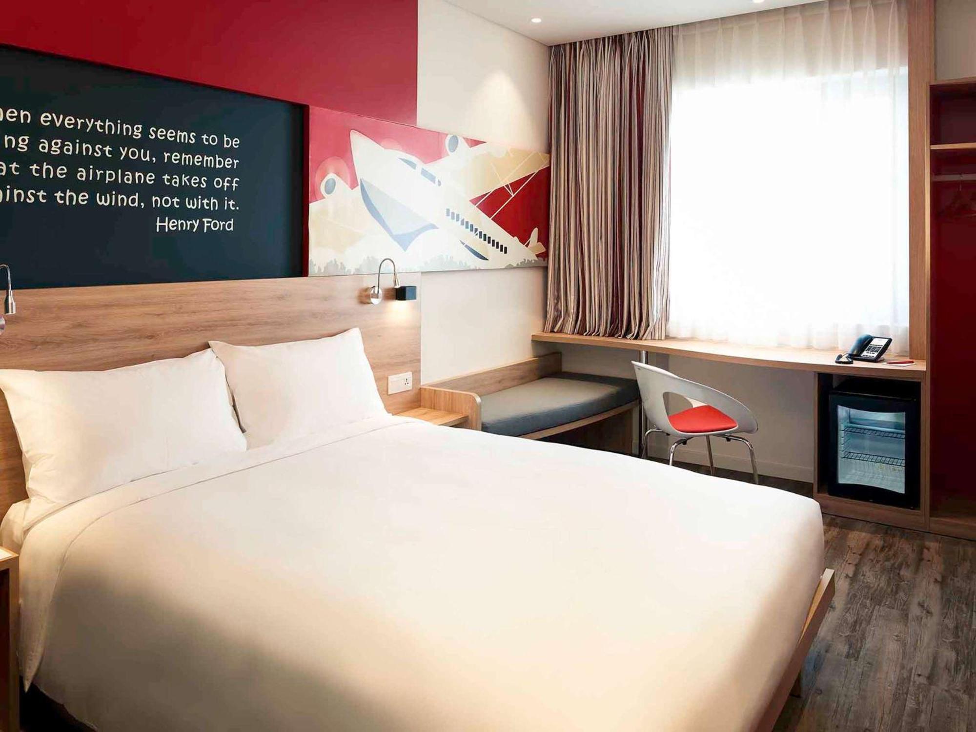 Ibis Saigon Airport Hotel Ho Chi Minh City