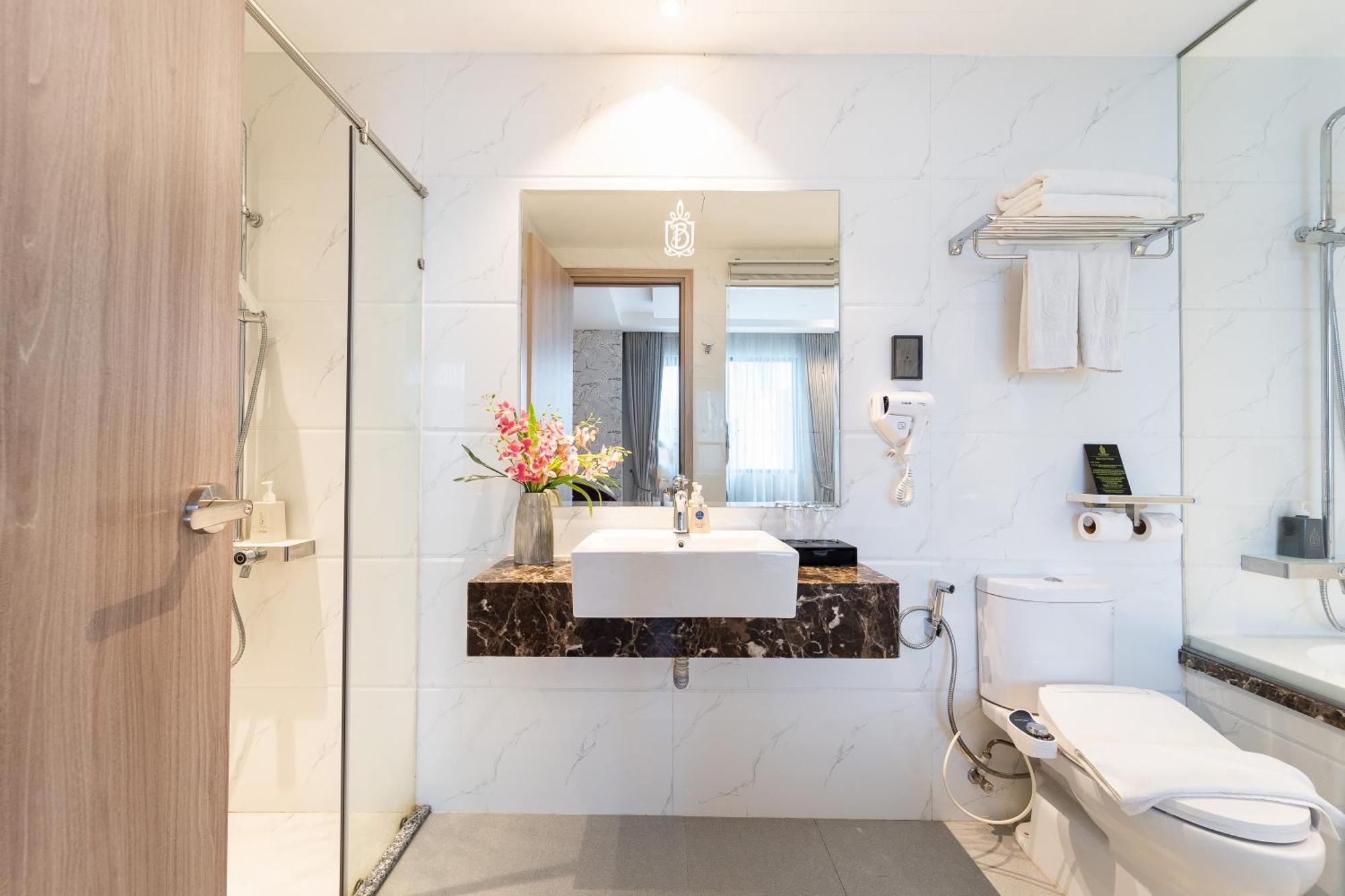 Hotel Nicecy & 4*