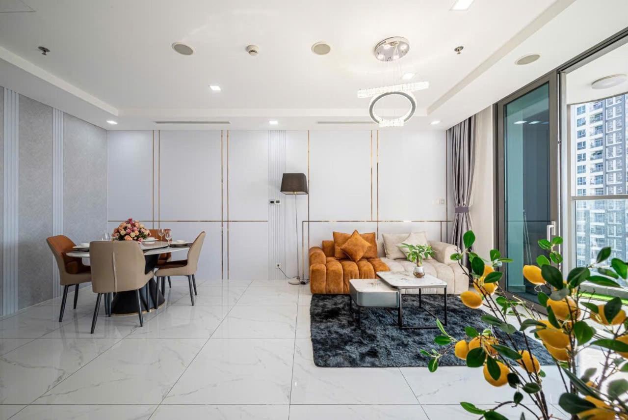 Bedrooms At Landmark - Vinhomes Apartment *