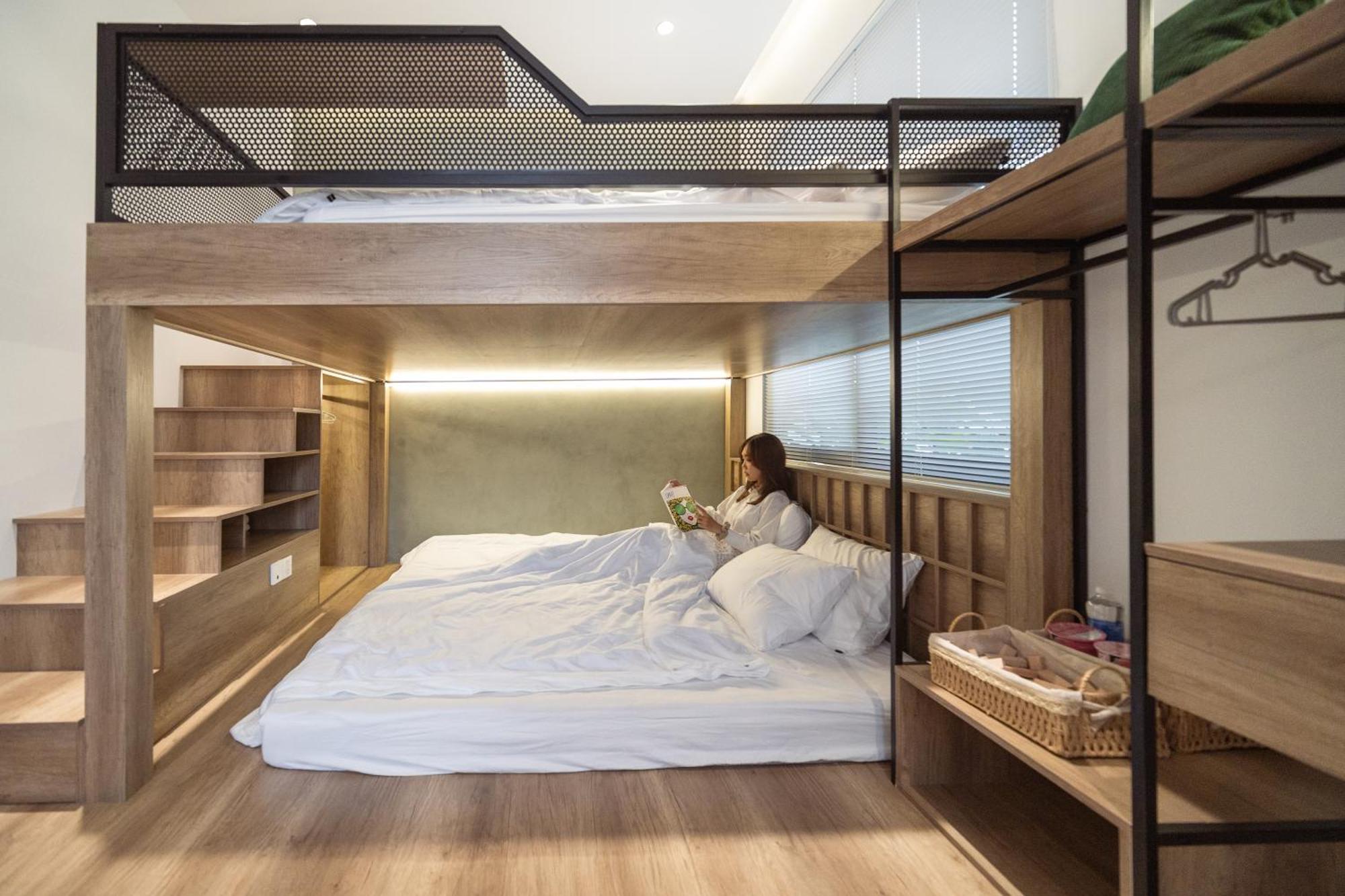Kin Wander Tan Phong, The Moonage Aparthotel *