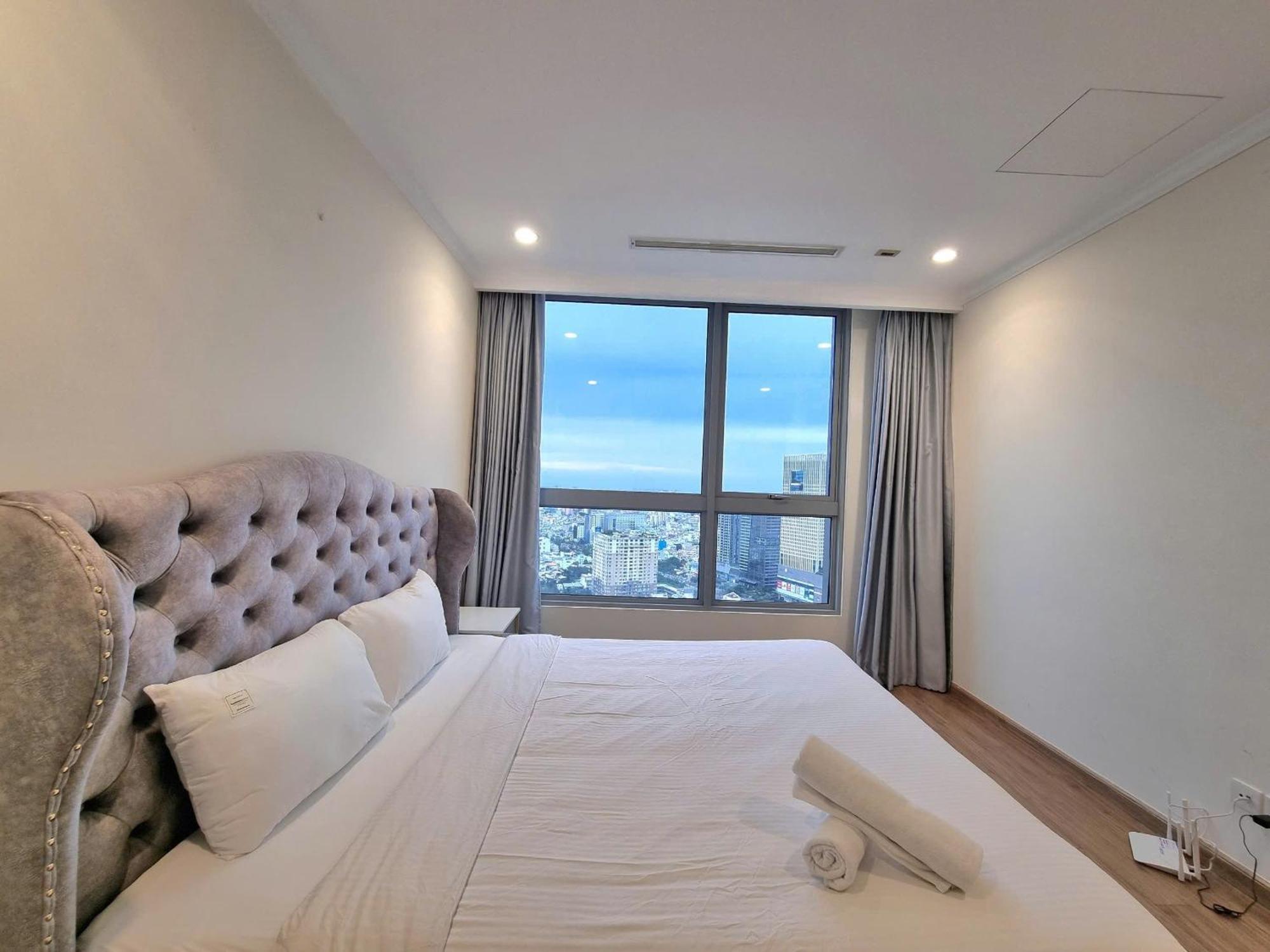 Apartment Bedrooms At Landmark - Vinhomes