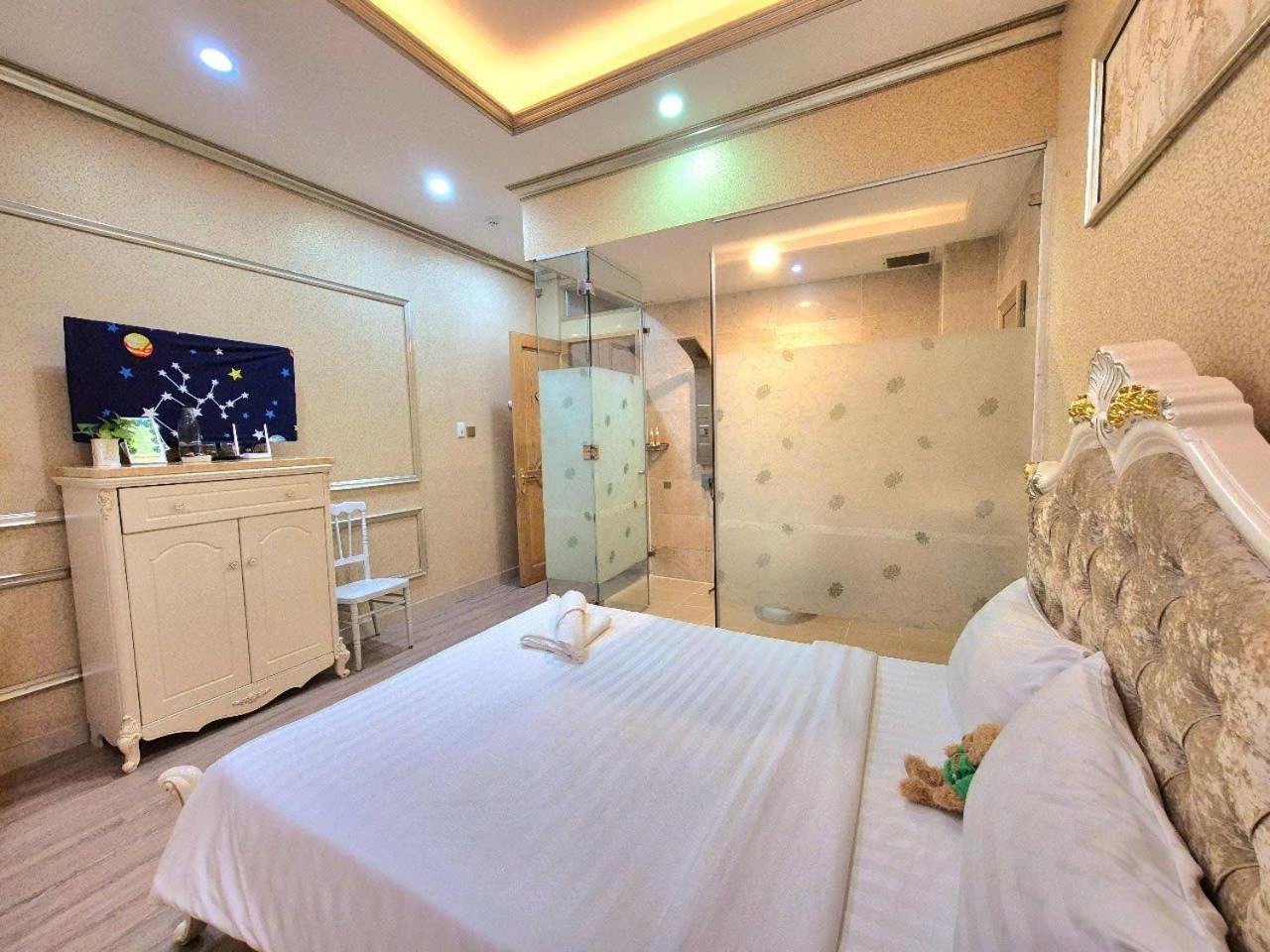 F F House Aparthotel *