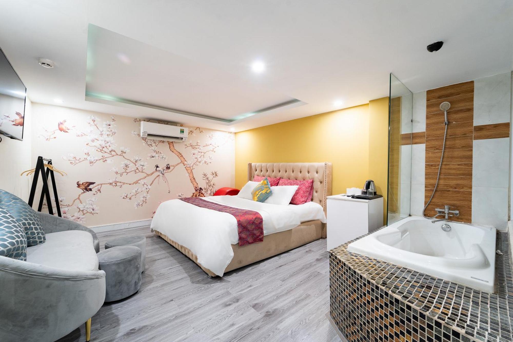 Collection O District Tan Binh Near Airport Formerly Joy 2* Bandar Ho Chi Minh