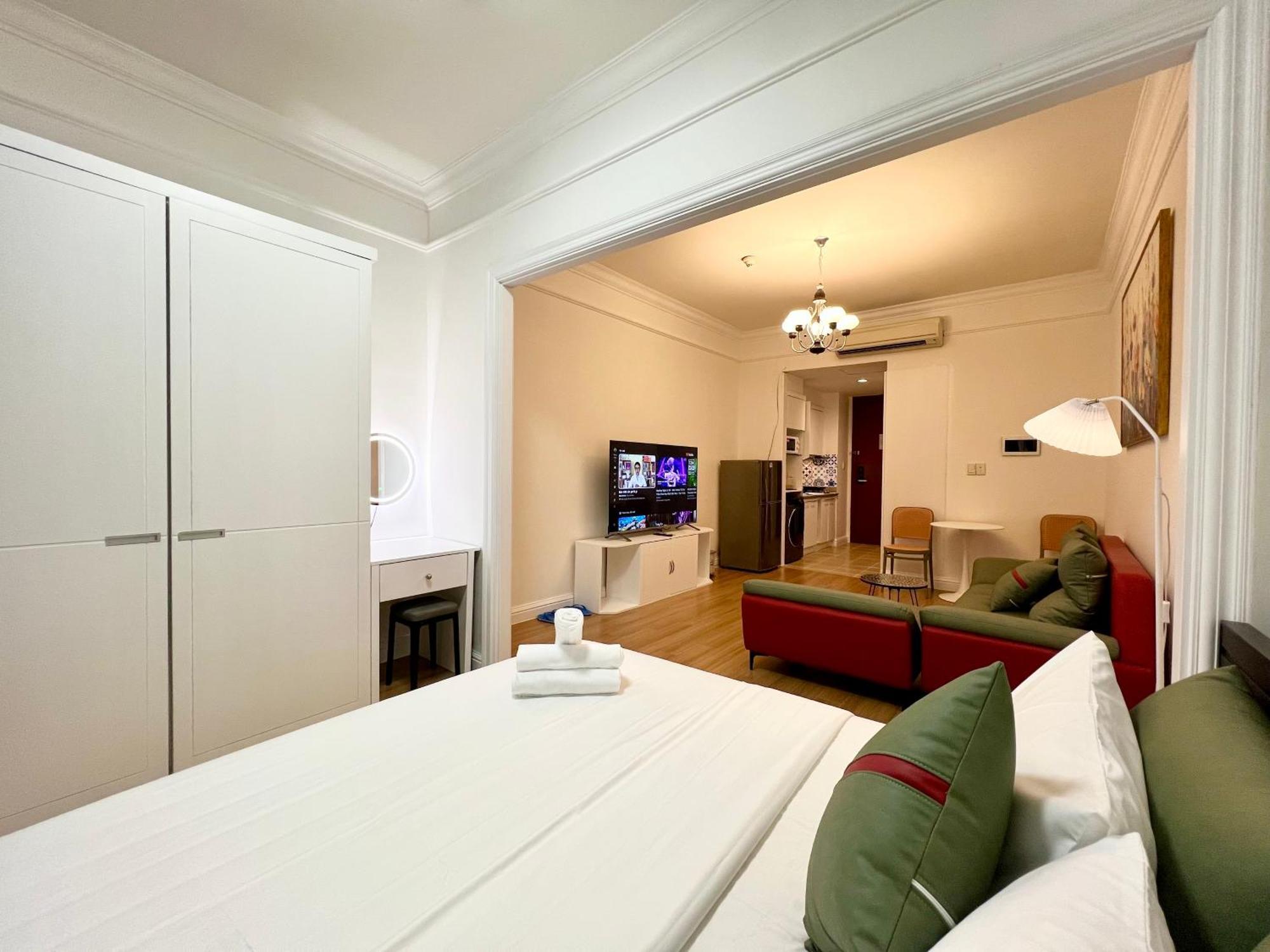 Diny - Rooftop Pool - The Manor 2 * Ho Chi Minh City