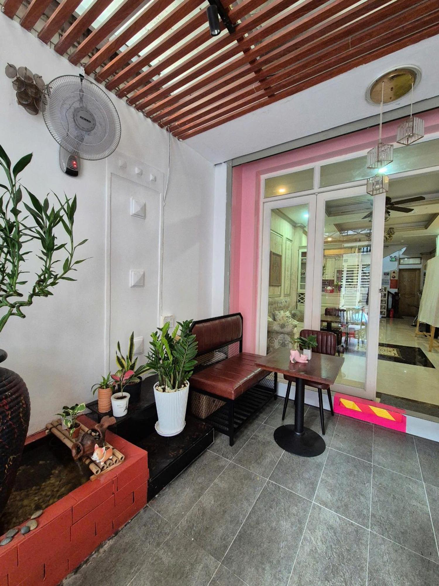 F F House Aparthotel *
