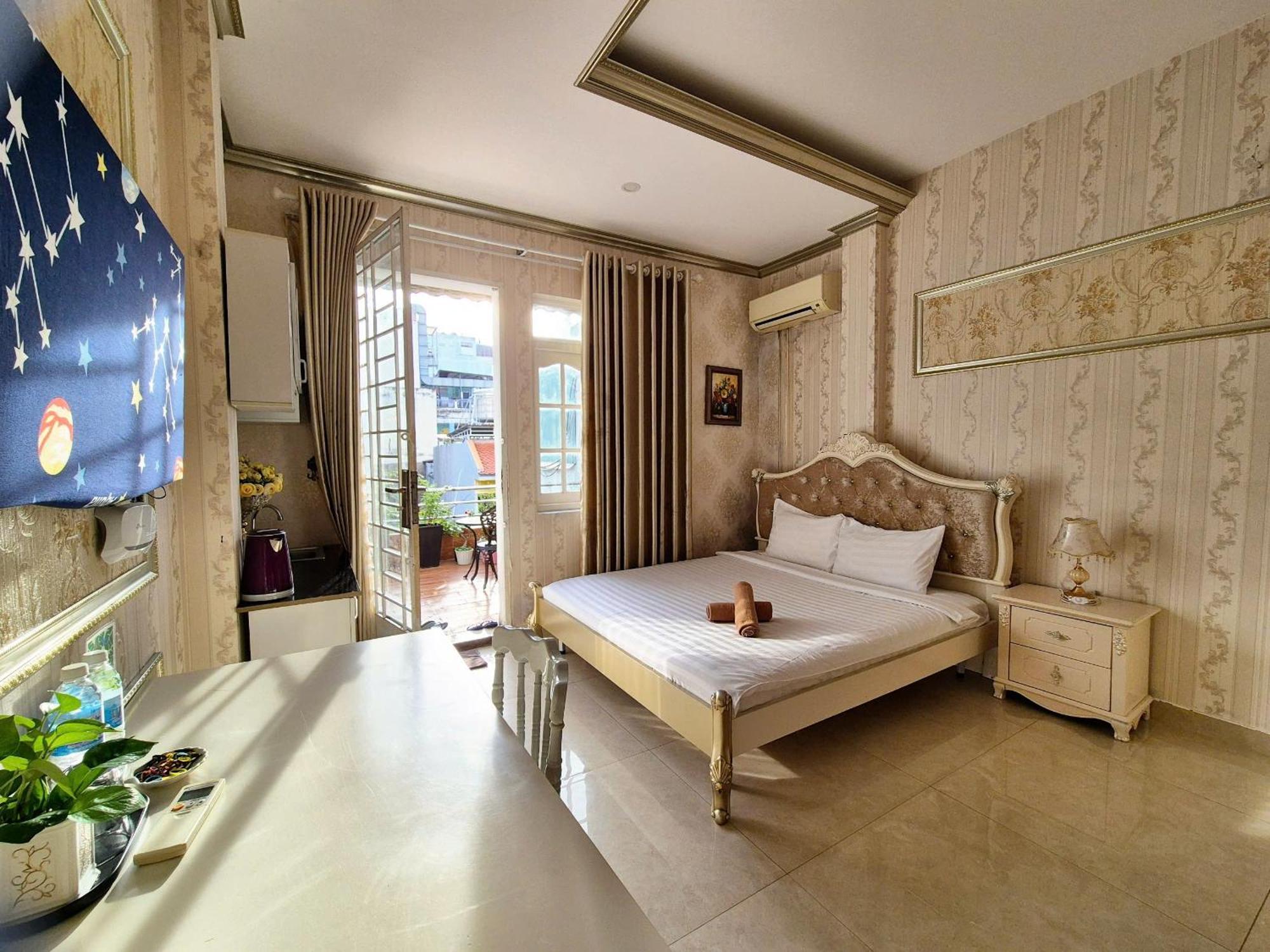 Aparthotel F F House *