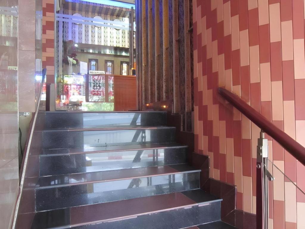 Vy Vy Hotel *