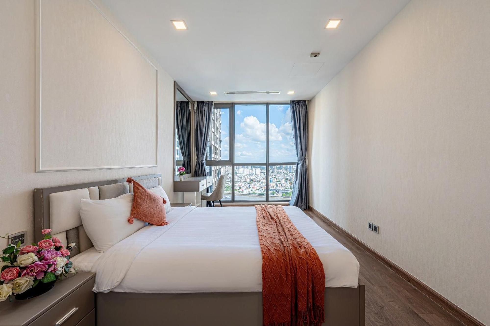 Bedrooms At Landmark - Vinhomes Apartment