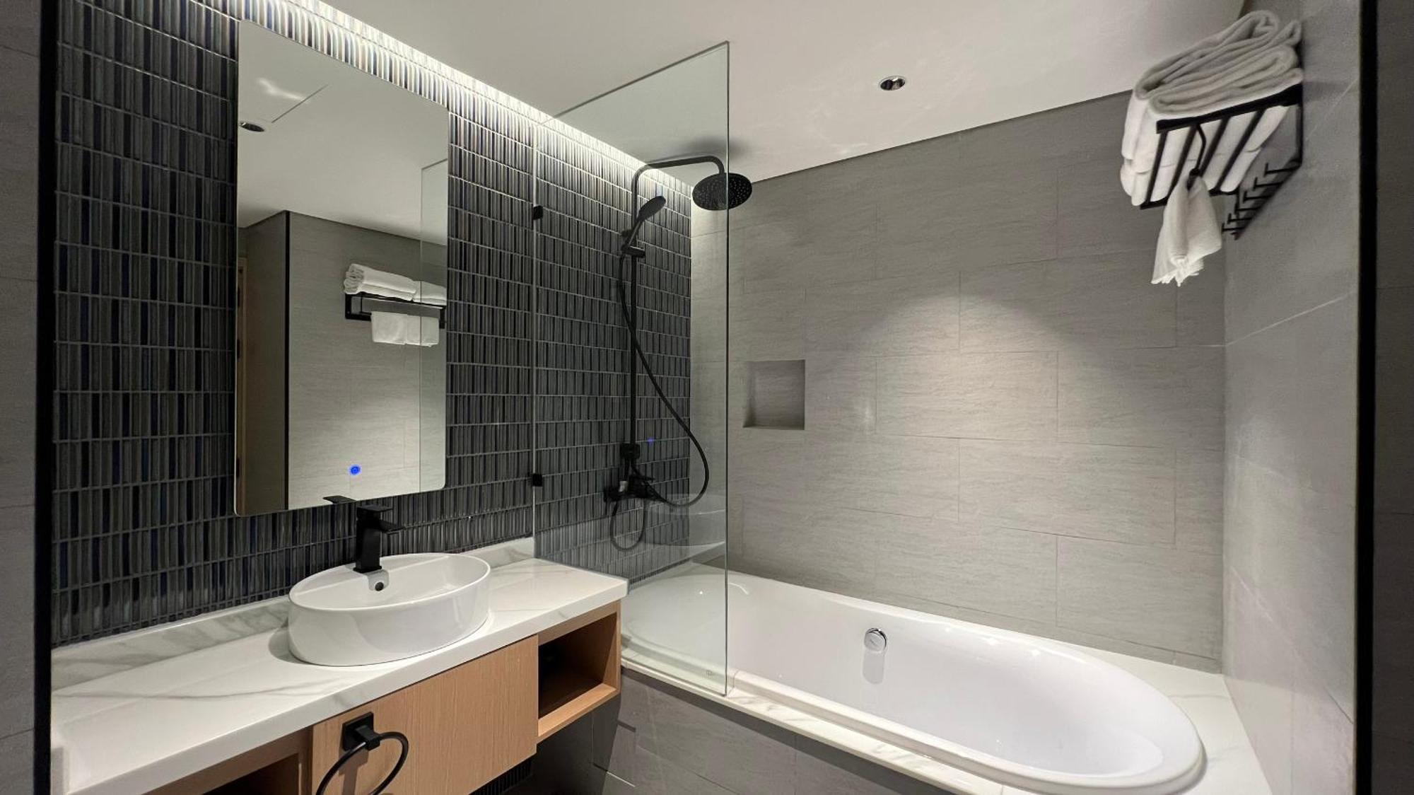 Park Saigon Hotel 3*