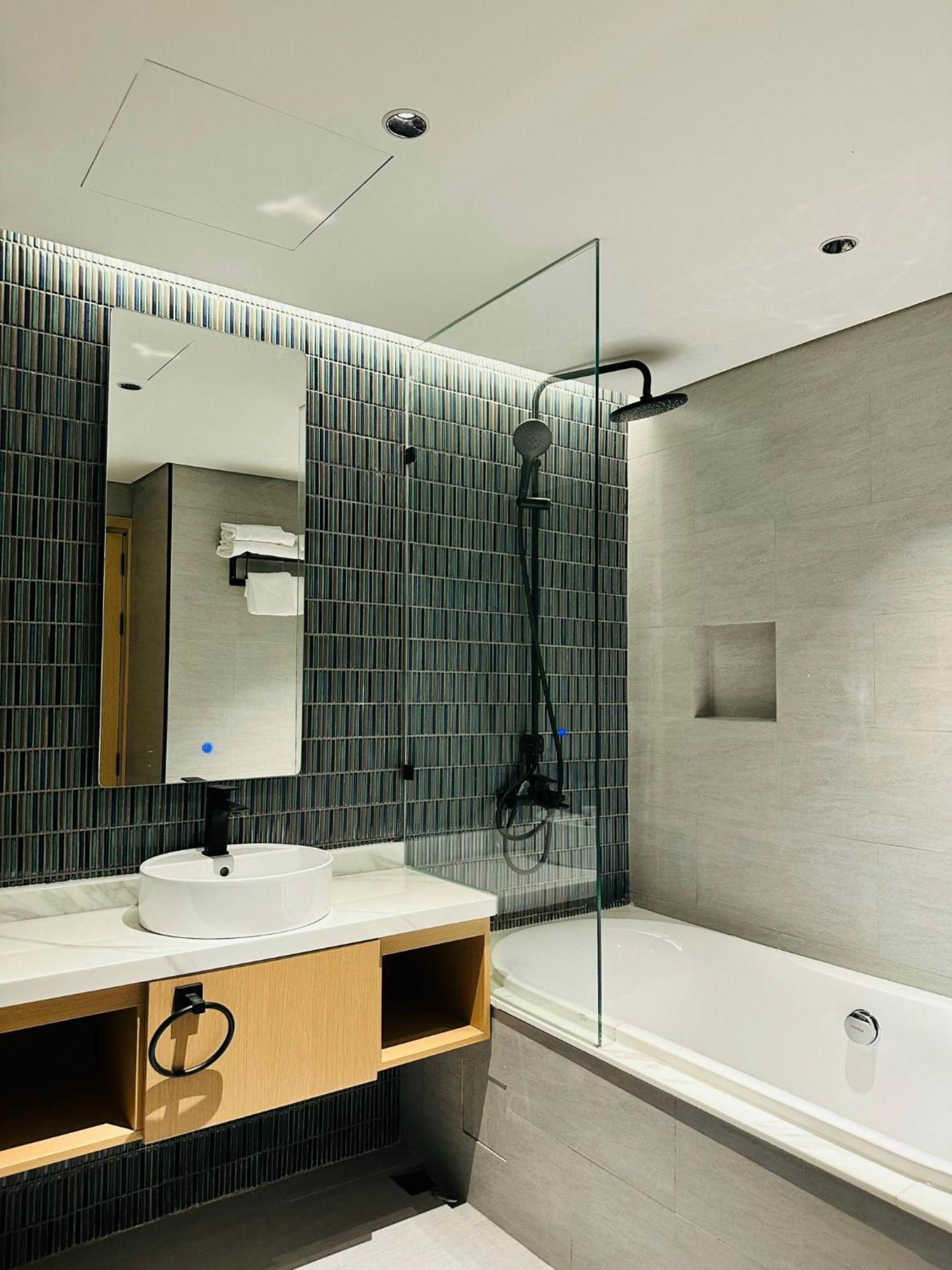 Hotel Park Saigon 3*