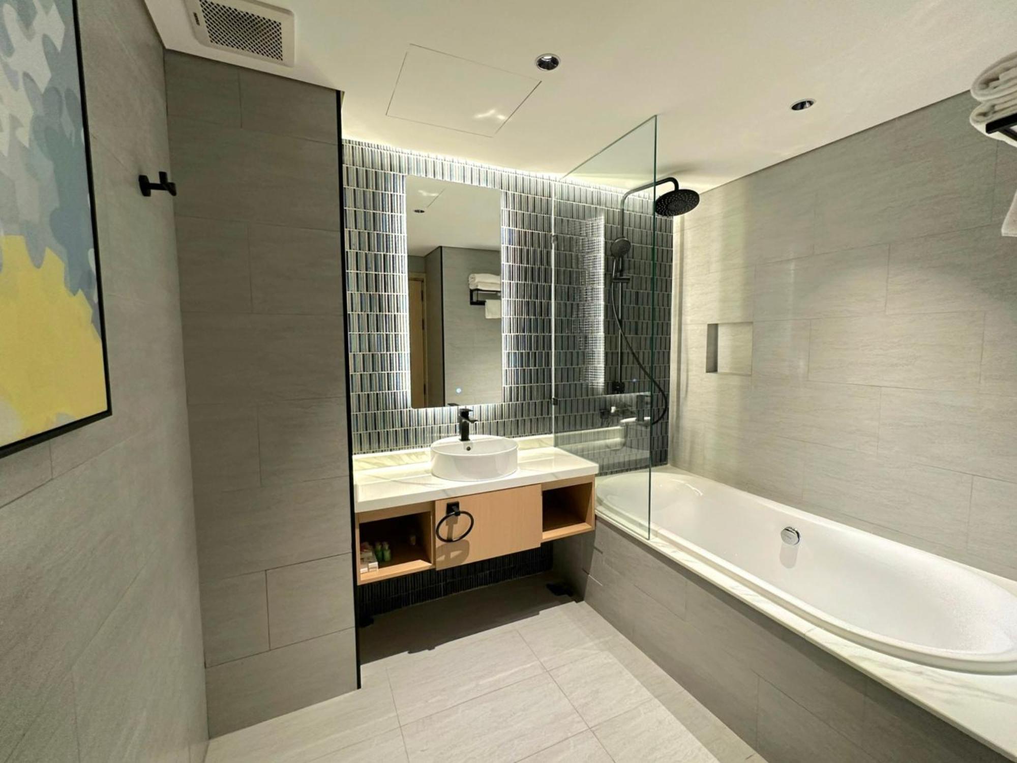 Hotel Park Saigon 3*