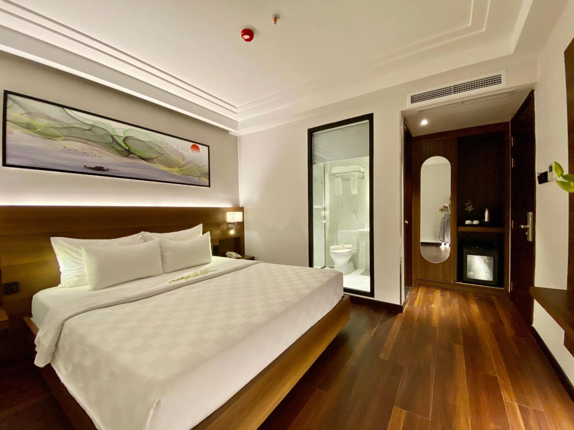 Hotel Park Saigon 3*